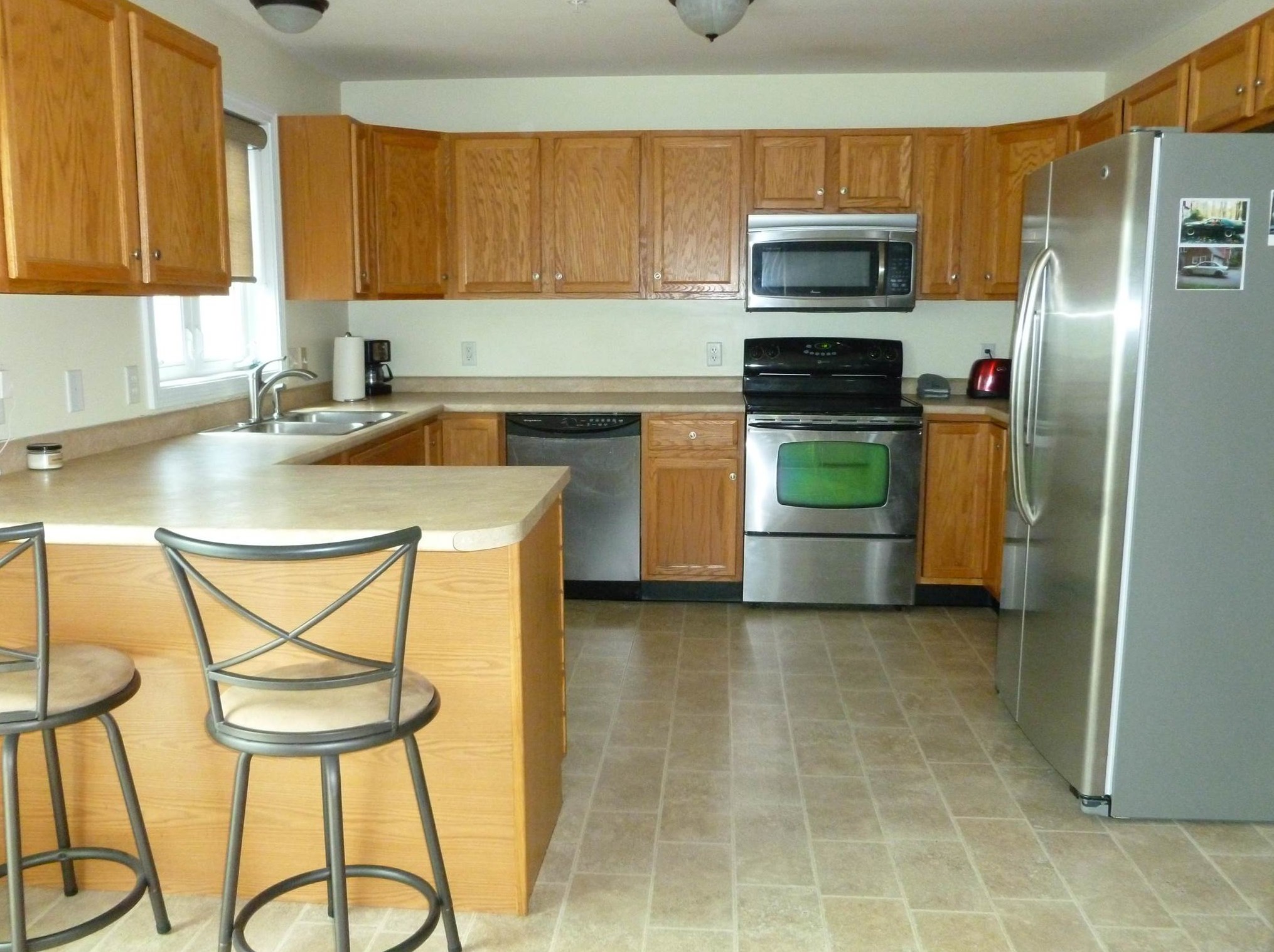 84 Un St, Manchester NH 03103-6302 exterior