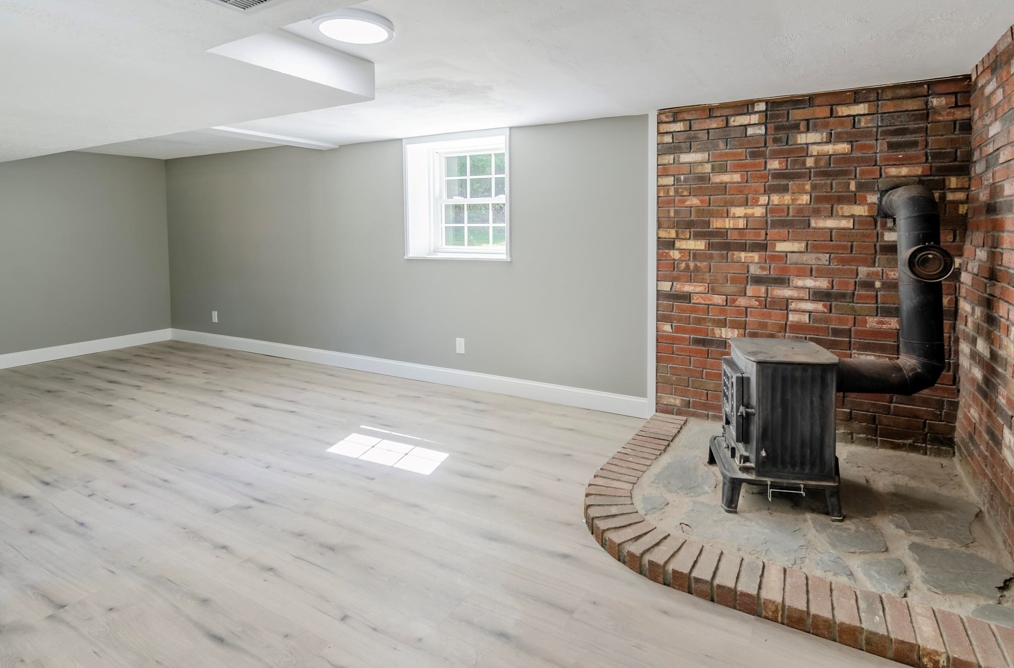 35 Waterville Dr, Merrimack NH  03054-2607 exterior