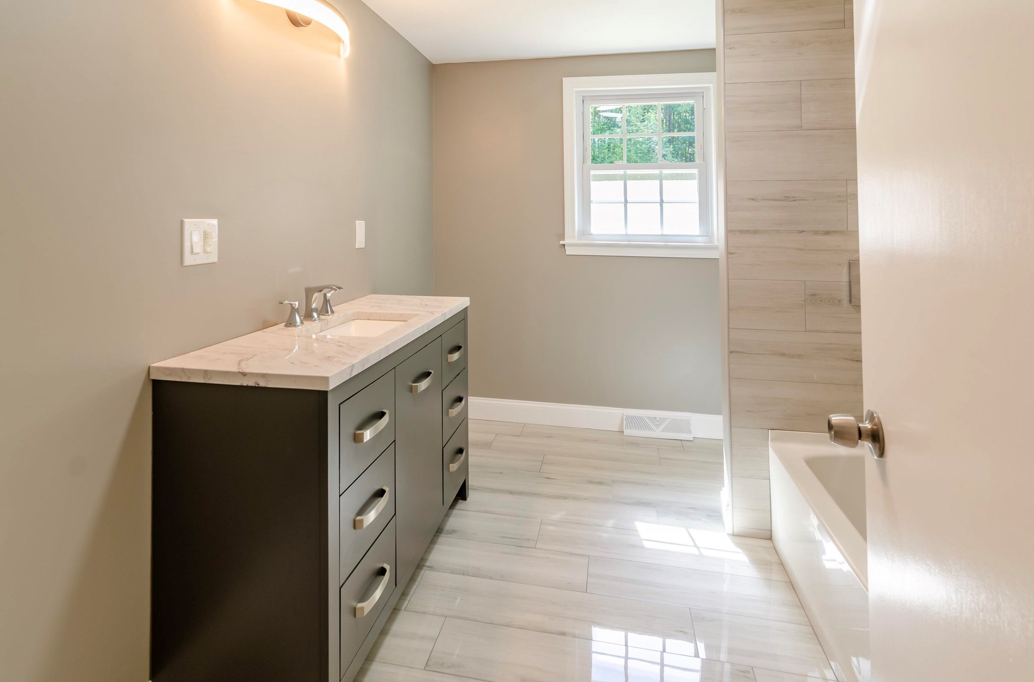 35 Waterville Dr, Merrimack NH  03054-2607 exterior