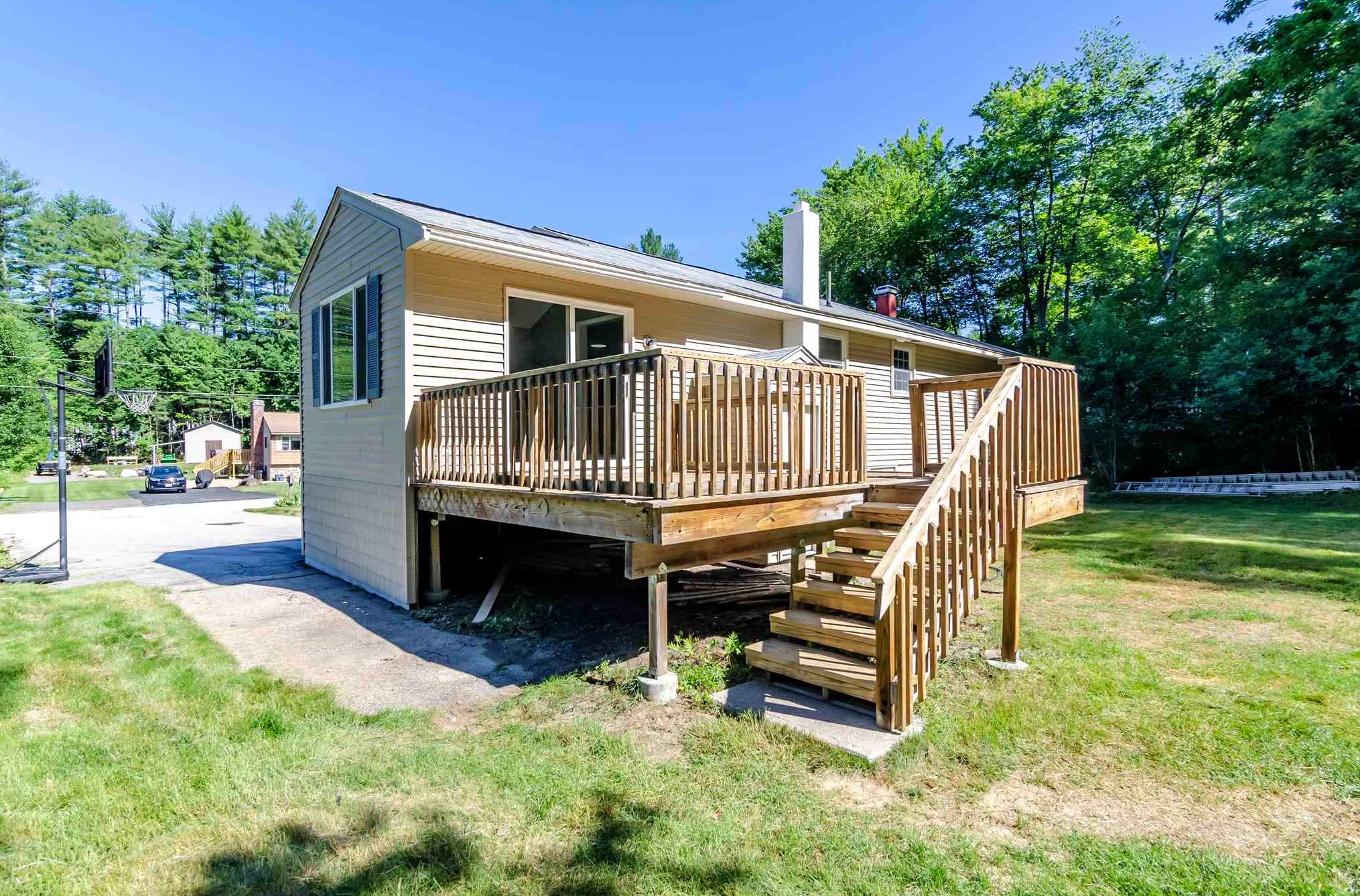 35 Waterville Dr, Merrimack NH  03054-2607 exterior