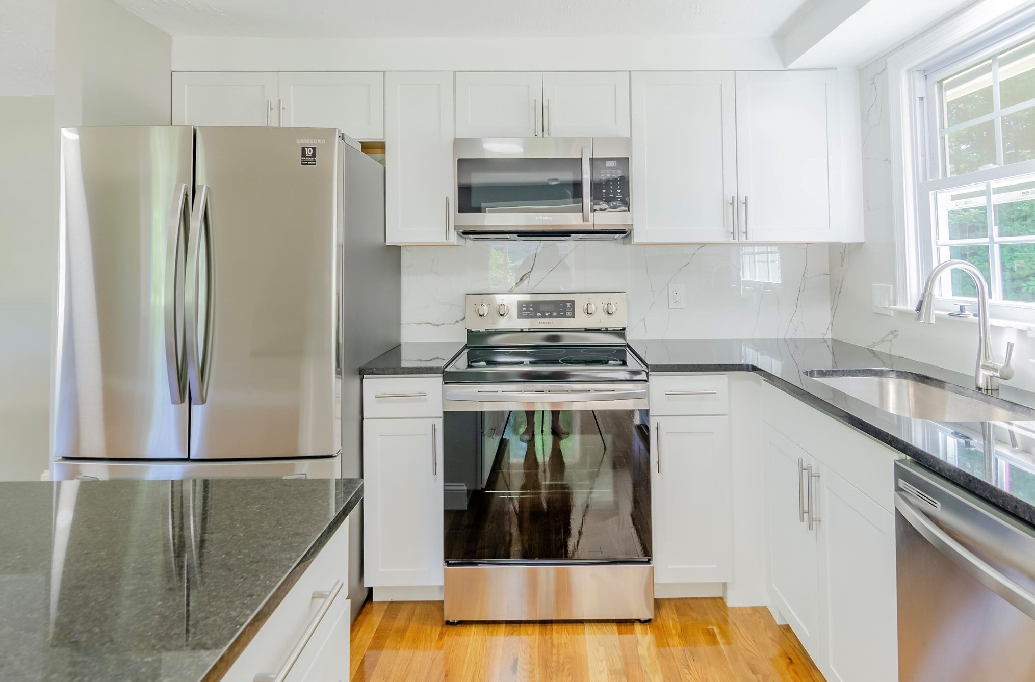 35 Waterville Dr, Merrimack NH  03054-2607 exterior