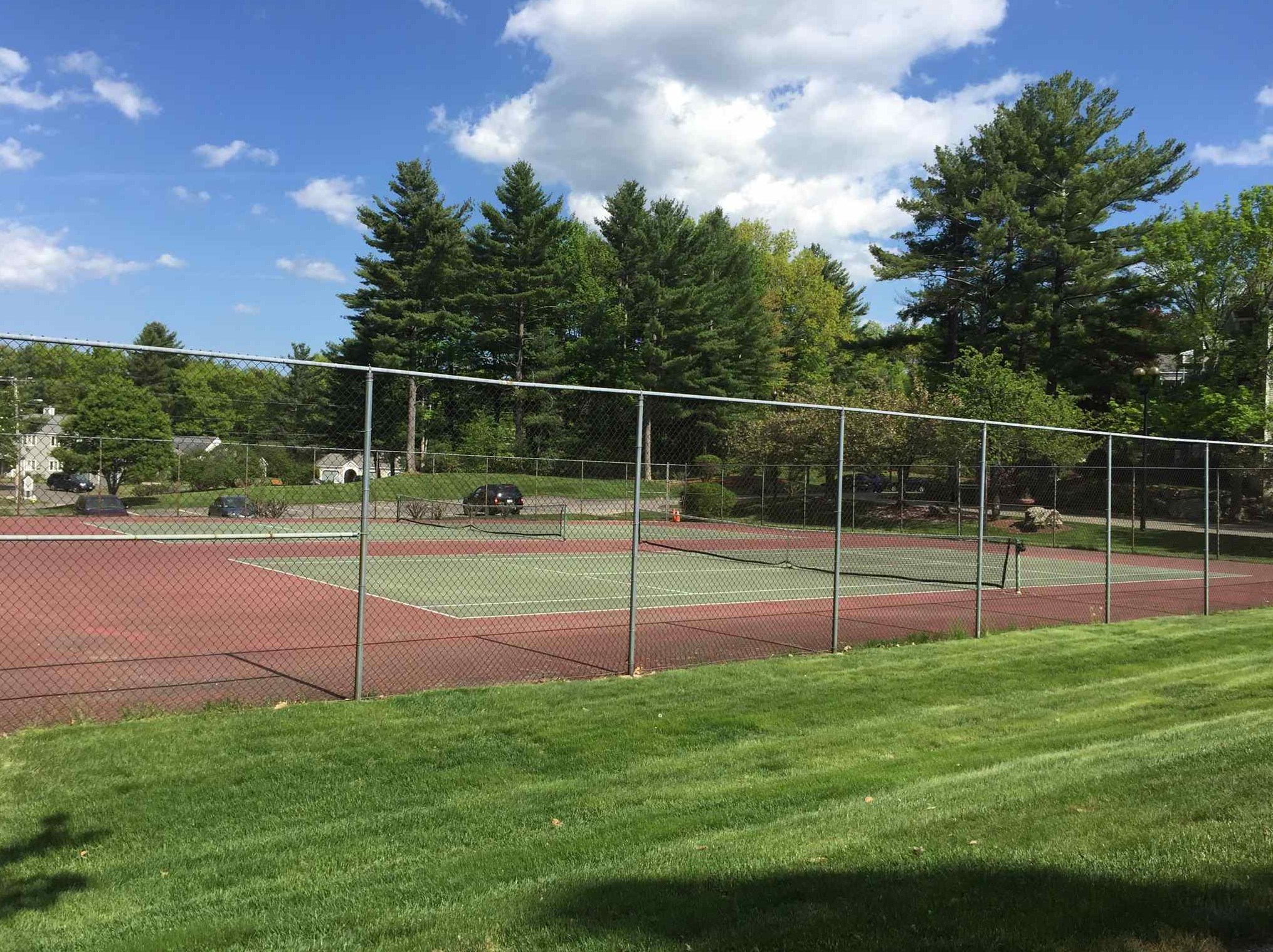 20 Ledgewood Hills Dr, Nashua NH  03062-4424 exterior