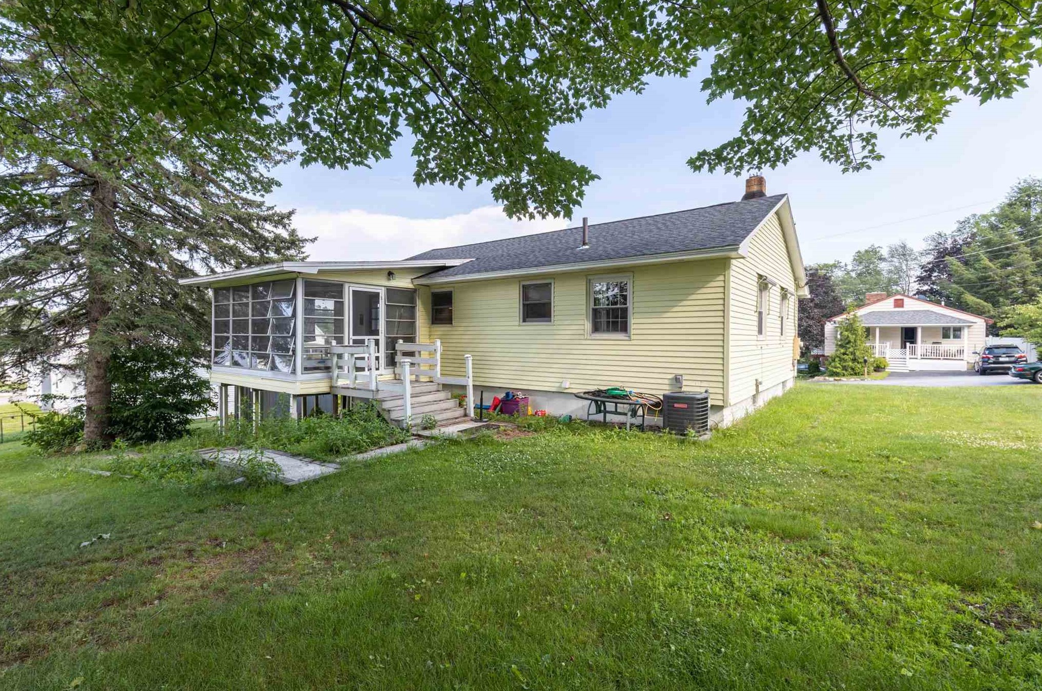 131 Plymouth St, Manchester NH  03102-4148 exterior
