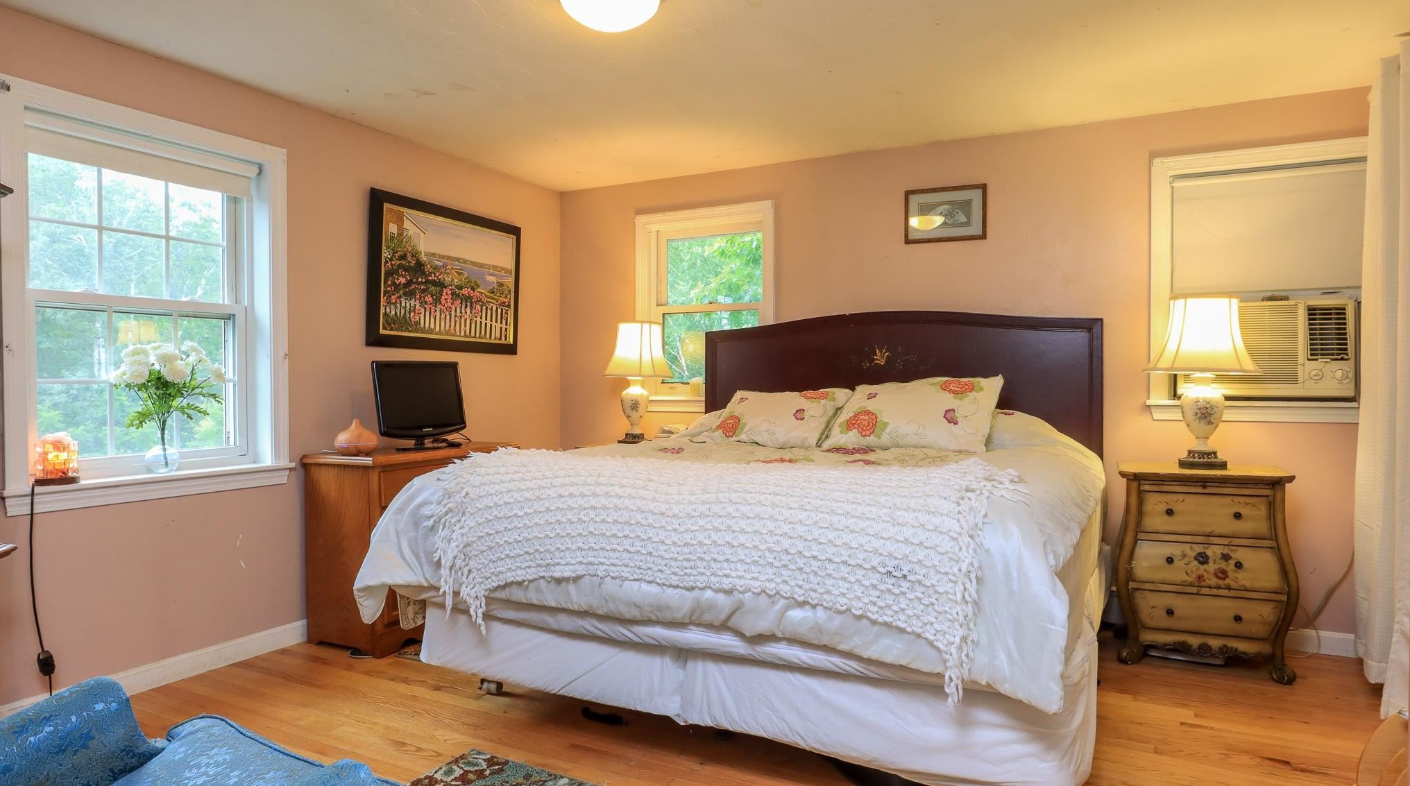 72 Peter Ct, Belmont, NH 03220