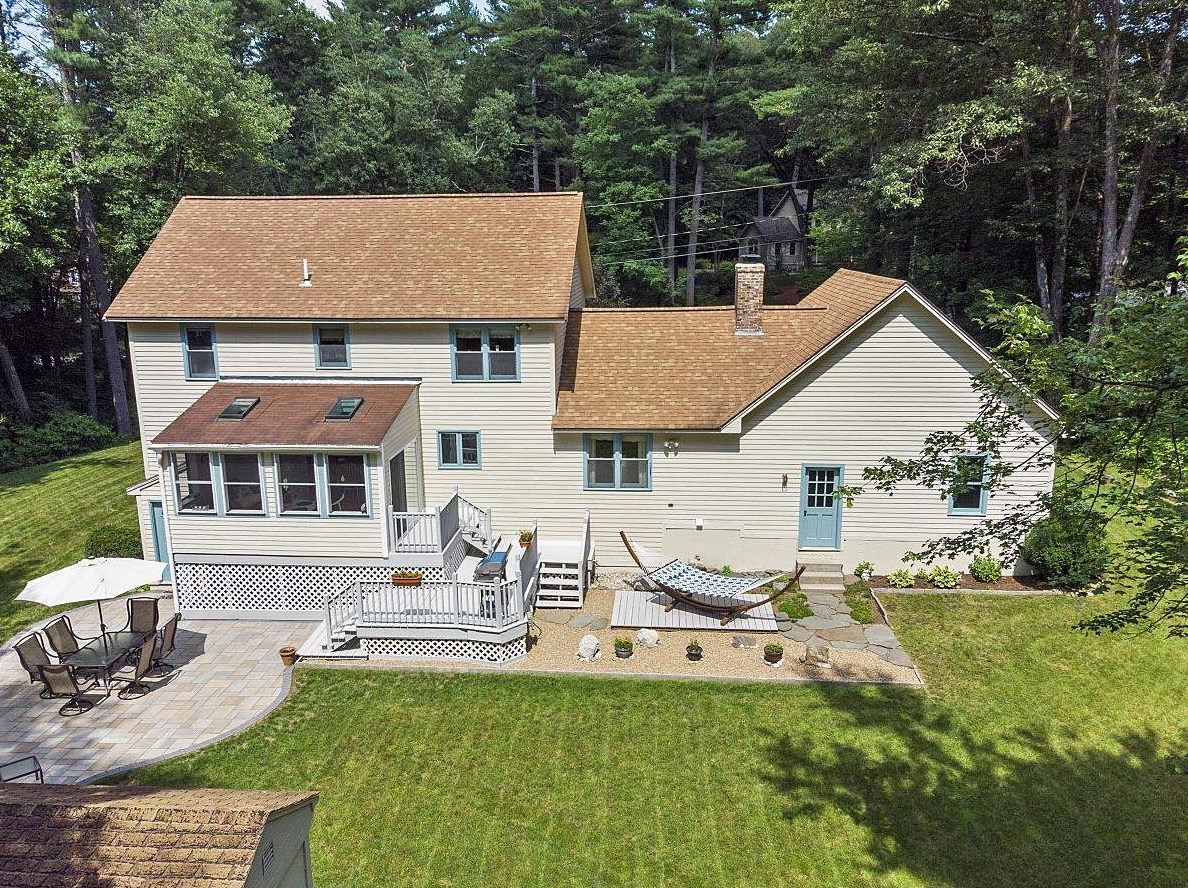 10 Anna Louise Dr, Hudson NH  03051-5401 exterior