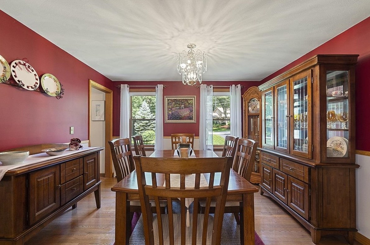 10 Anna Louise Dr, Hudson NH  03051-5401 exterior