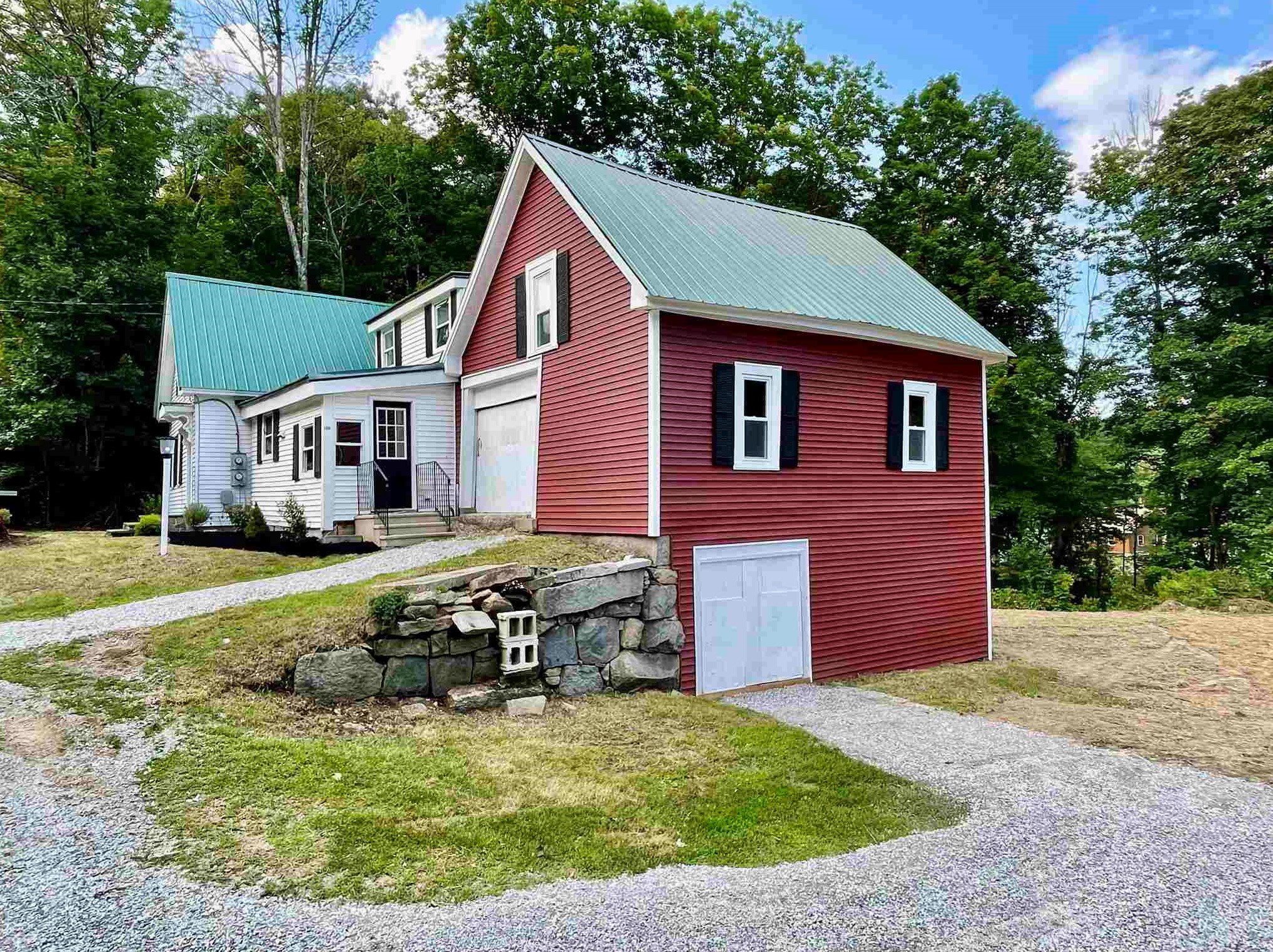 100 Forest Rd, Lyndeborough NH  03082-6207 exterior