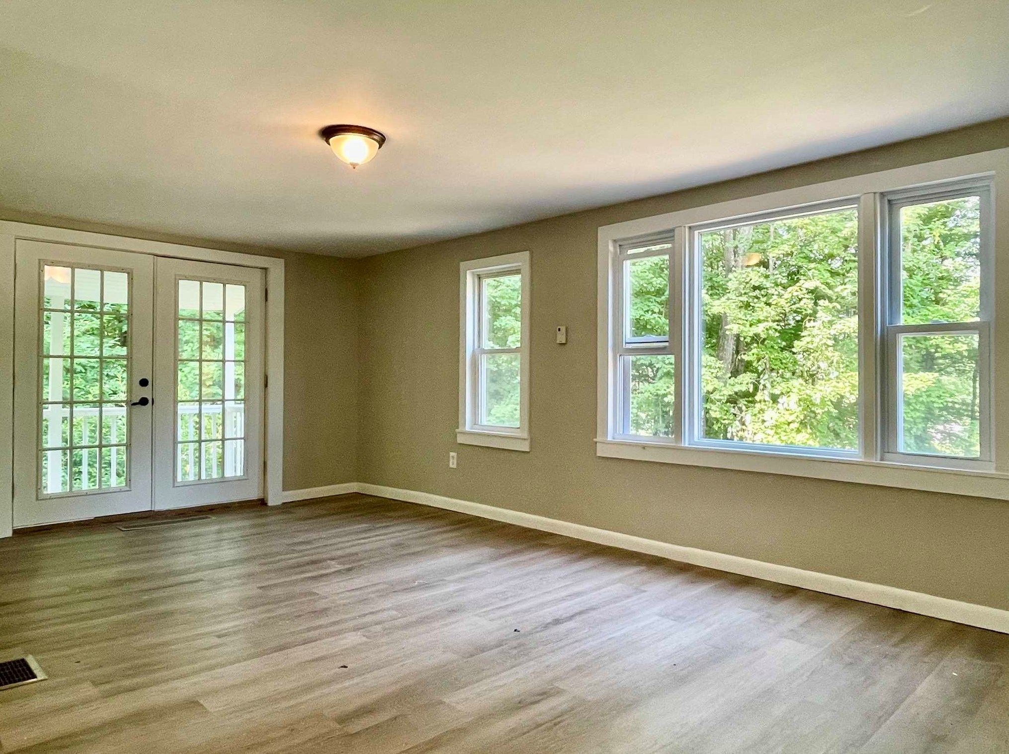 100 Forest Rd, Lyndeborough NH  03082-6207 exterior