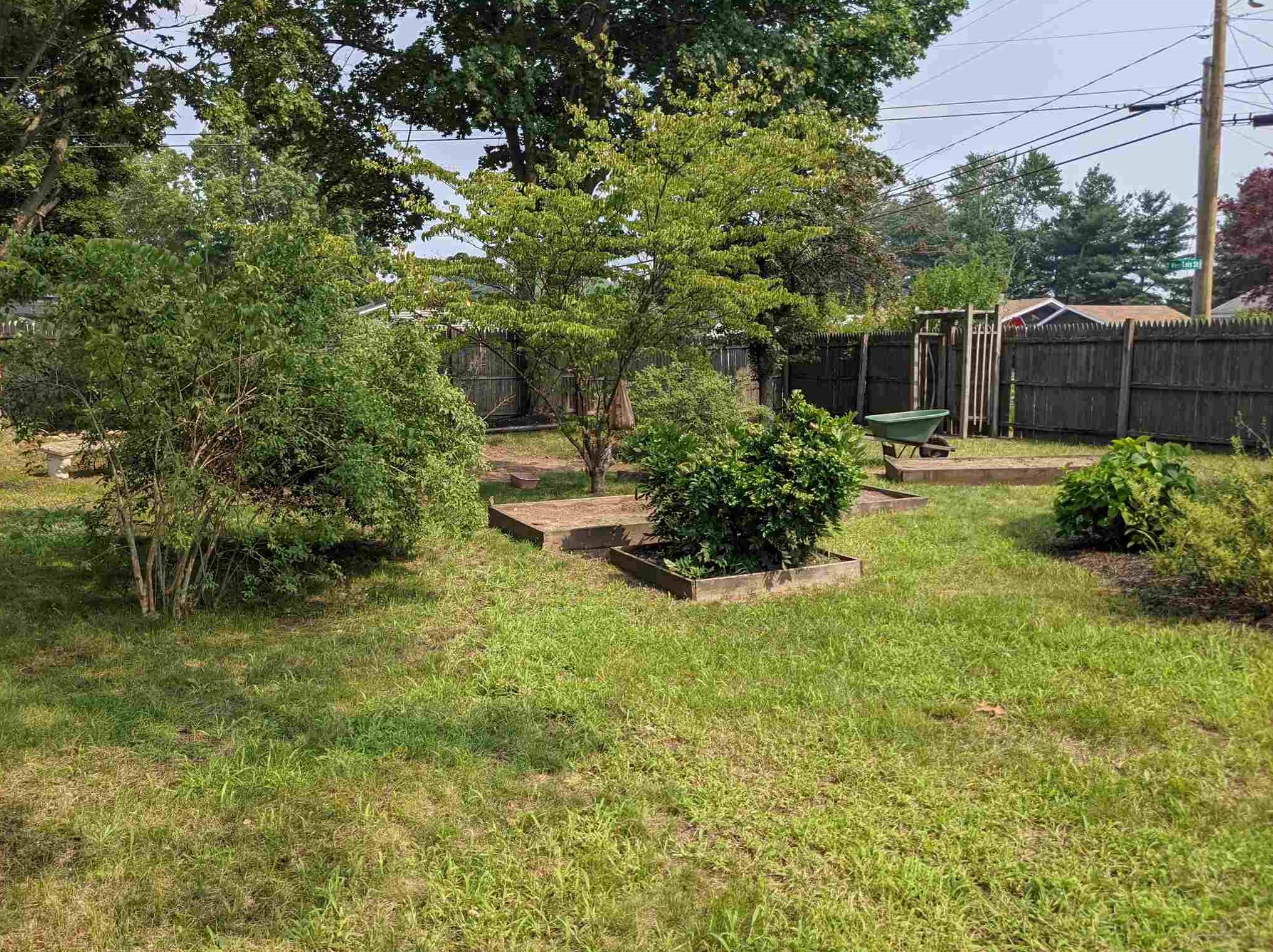 364 Weston St, Manchester NH  03103-5263 exterior