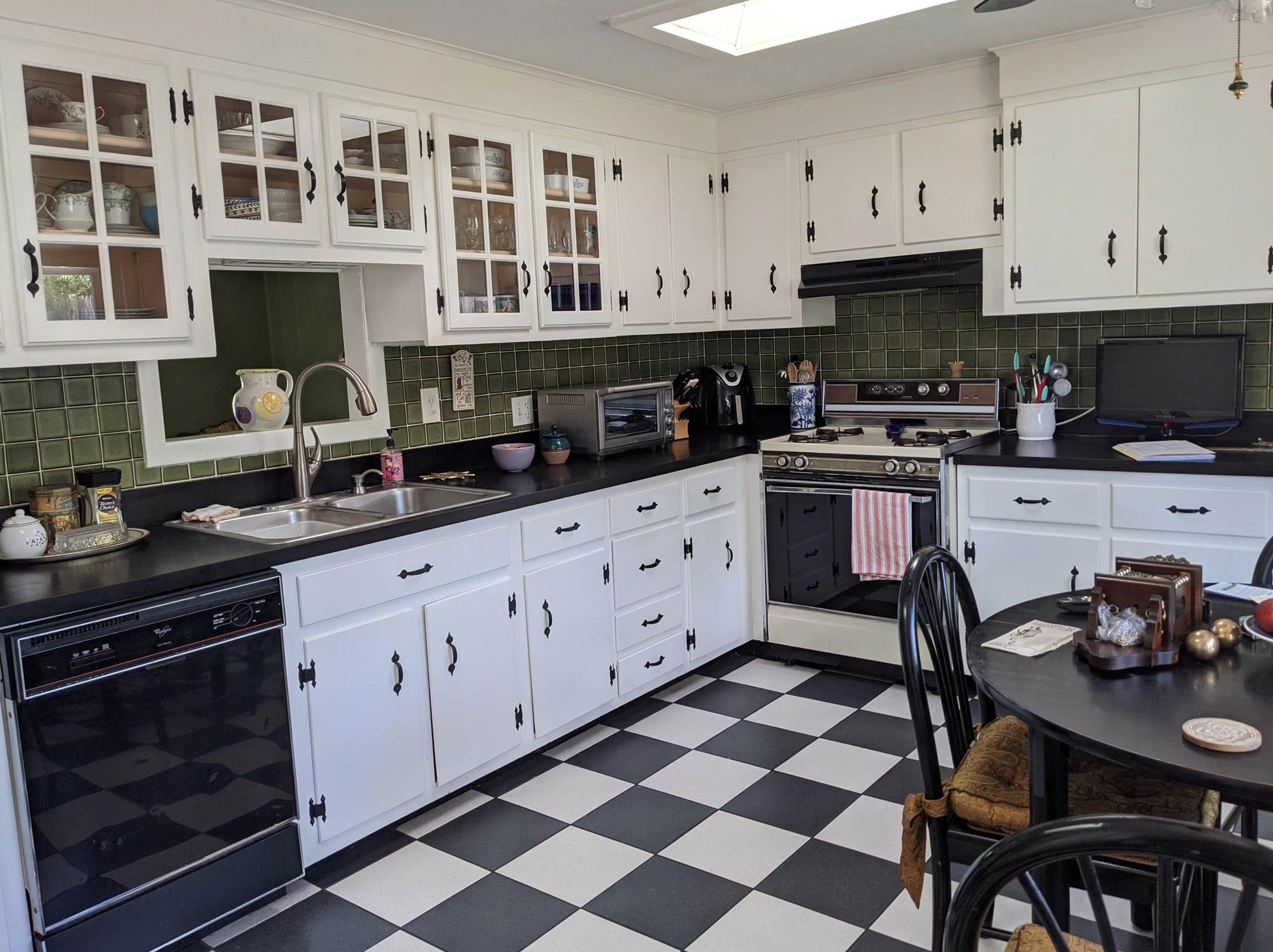 364 Weston St, Manchester NH  03103-5263 exterior