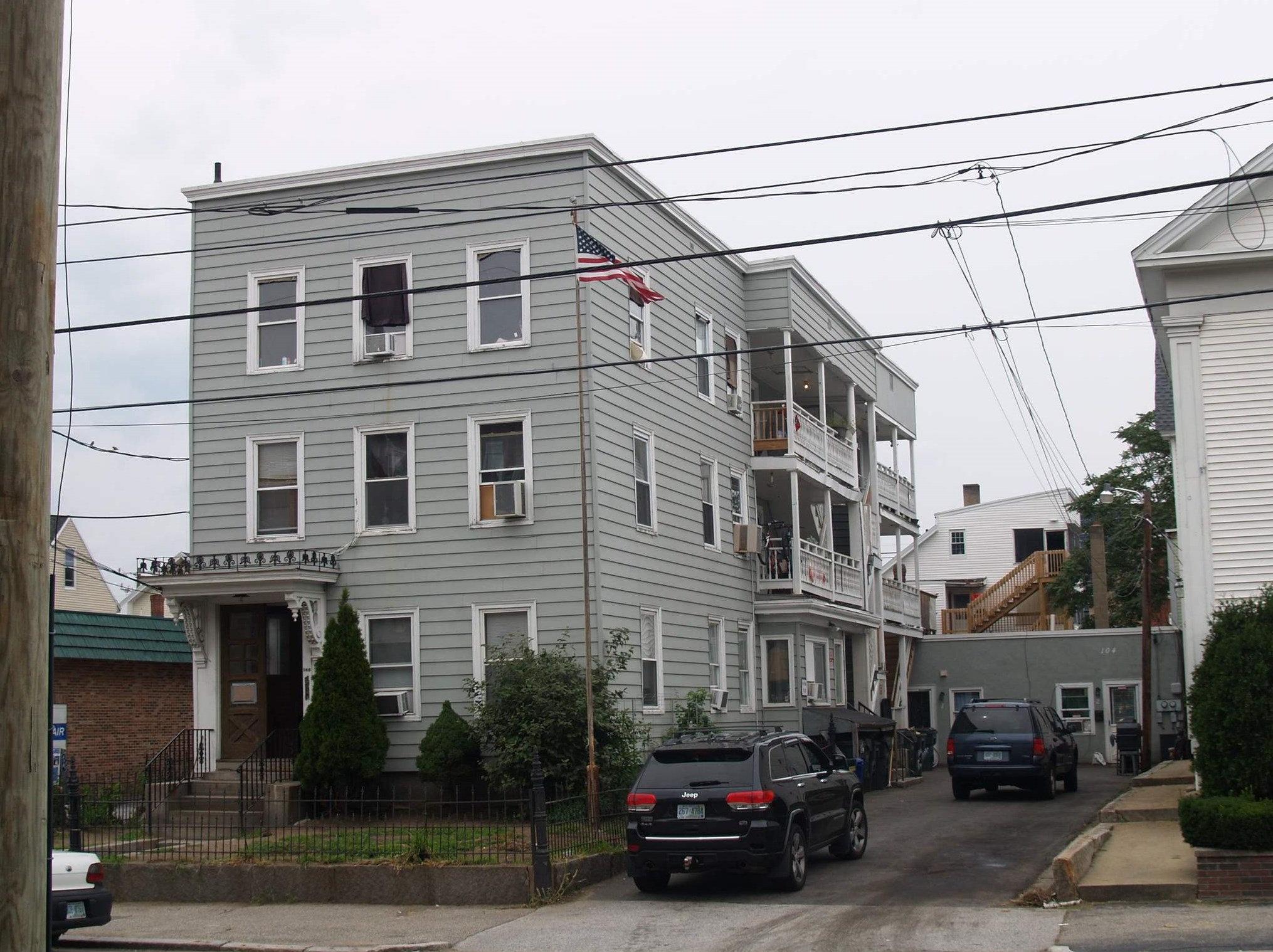 104 Bridge St, Manchester NH  03104-1648 exterior