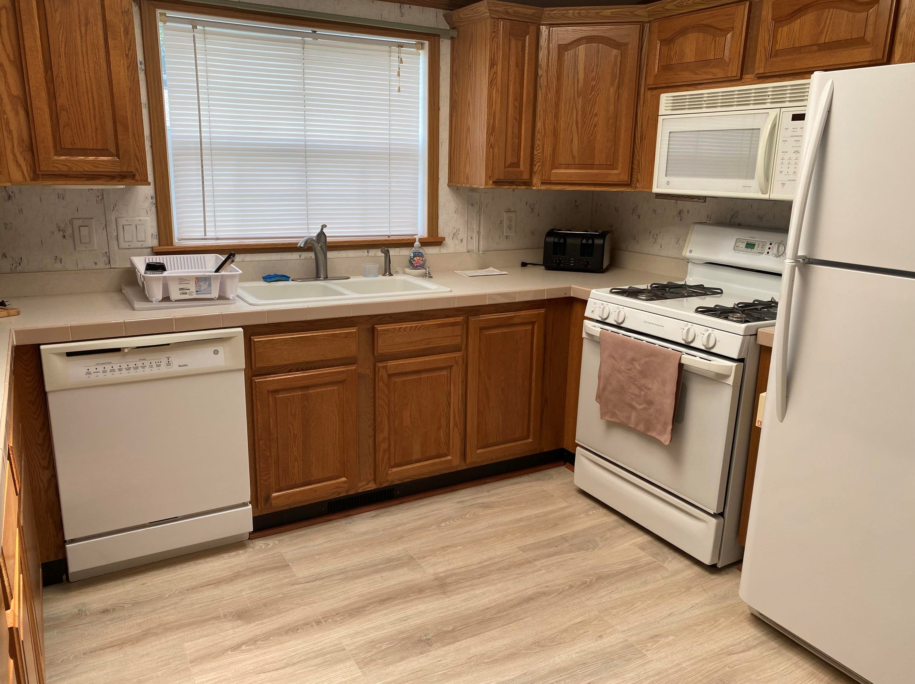 62 Victorian Way, Manchester NH  03104-5789 exterior