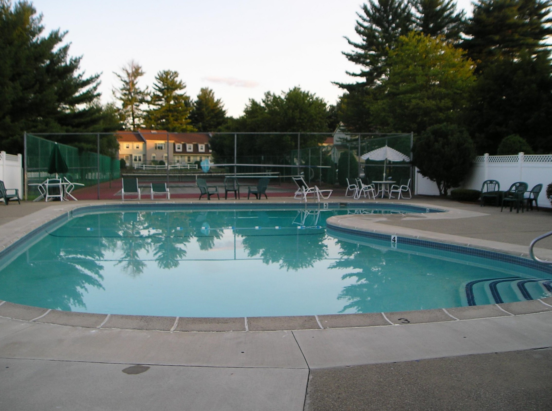 81 Sentry Way, Merrimack NH 03054-4409 exterior