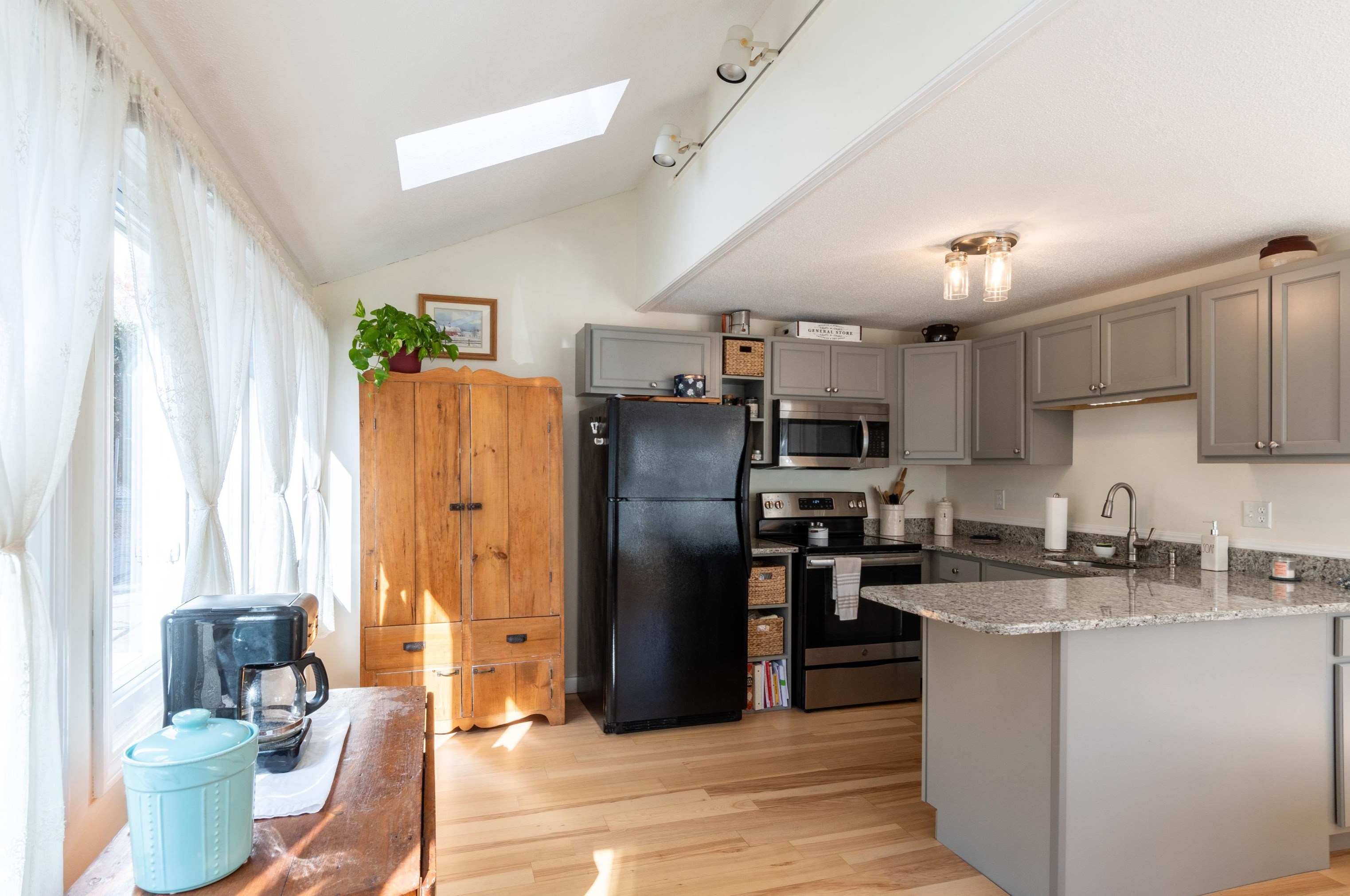 81 Sentry Way, Merrimack NH 03054-4409 exterior