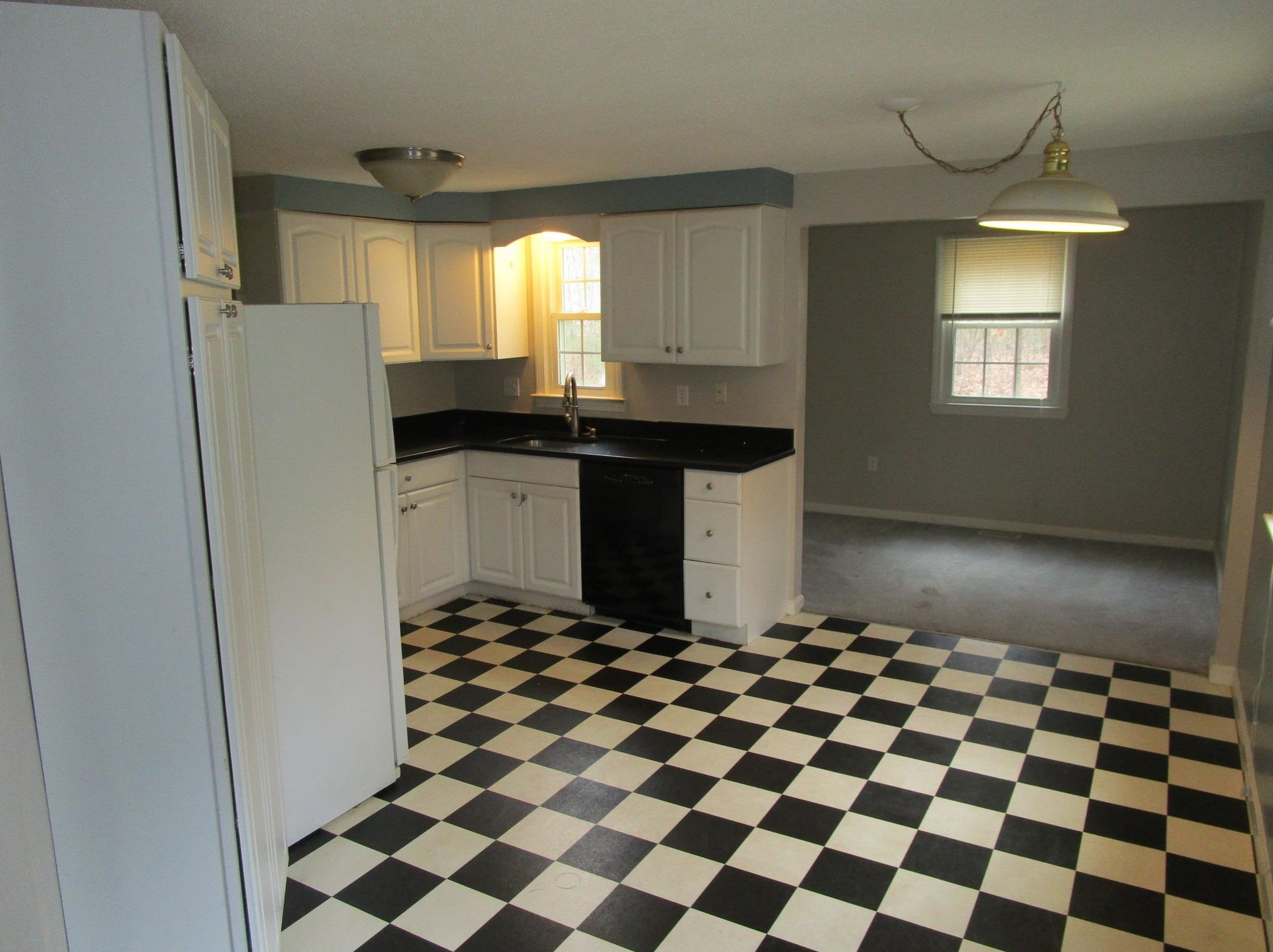 7 Patten Rd, Merrimack NH 03054-3010 exterior