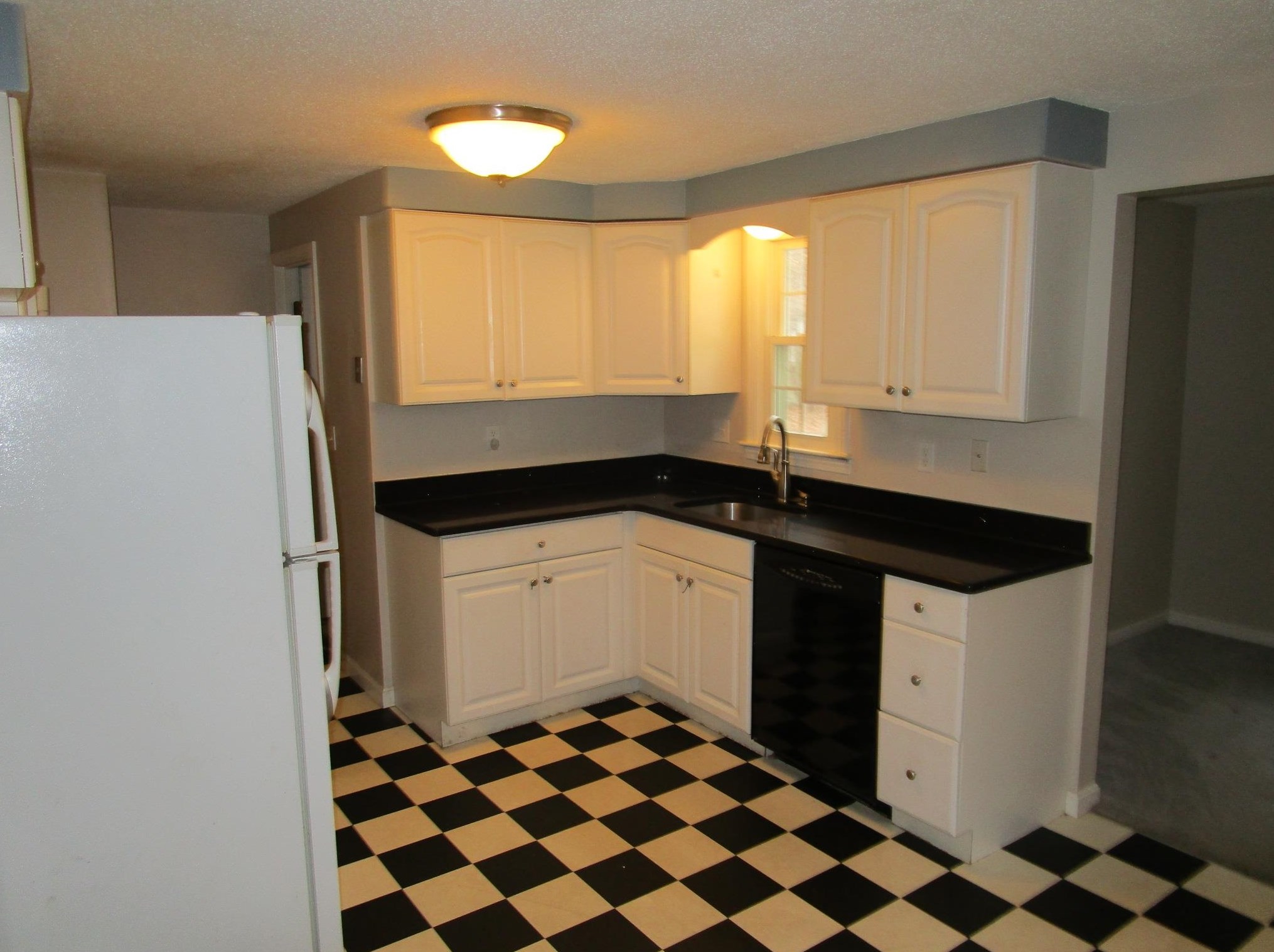 7 Patten Rd, Merrimack NH 03054-3010 exterior