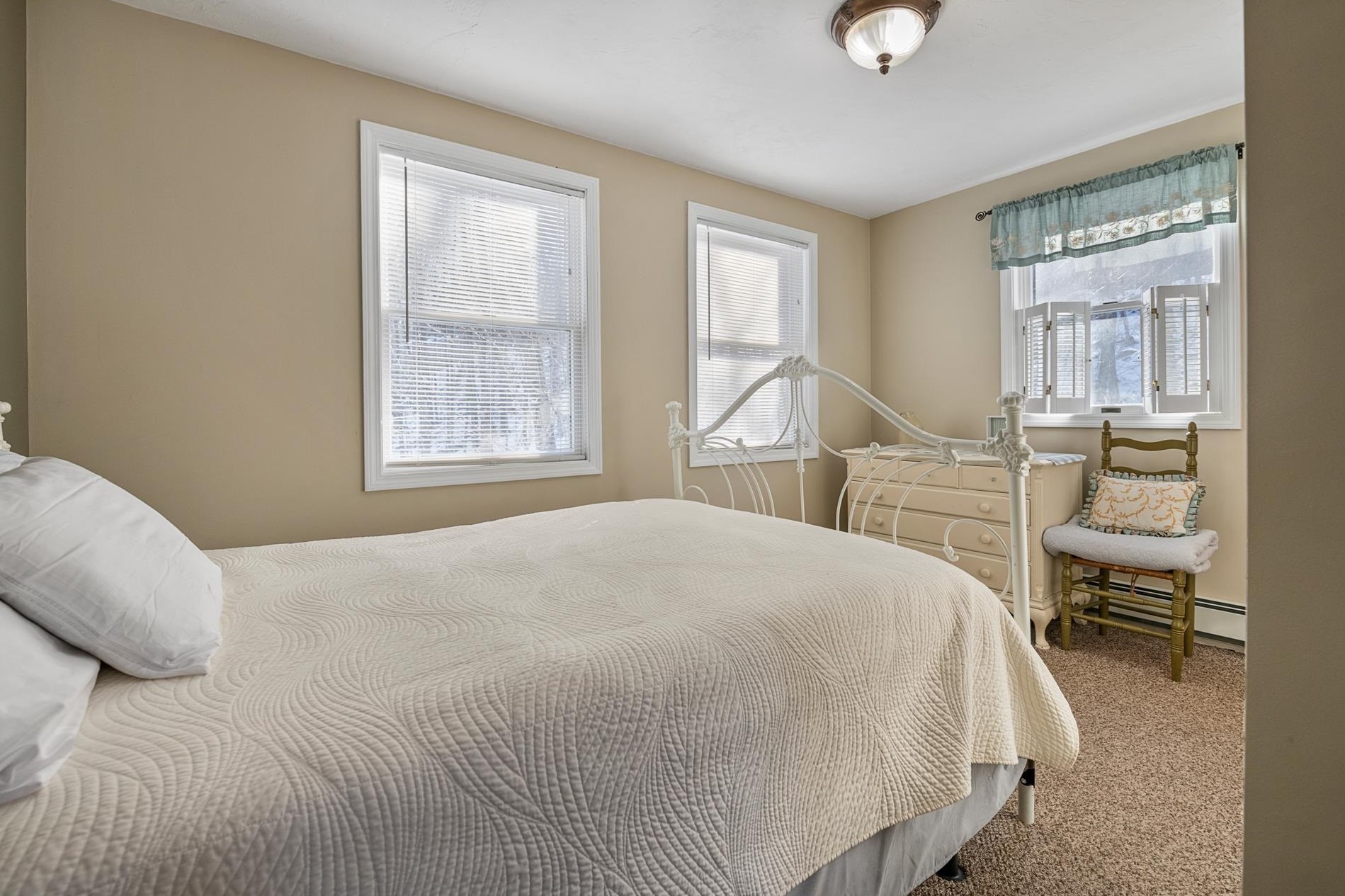 34 Hilltop Dr, Newbury NH 03255-5612 exterior