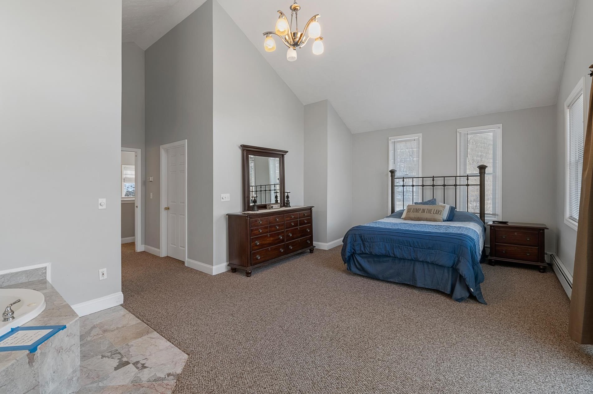 34 Hilltop Dr, Newbury NH 03255-5612 exterior