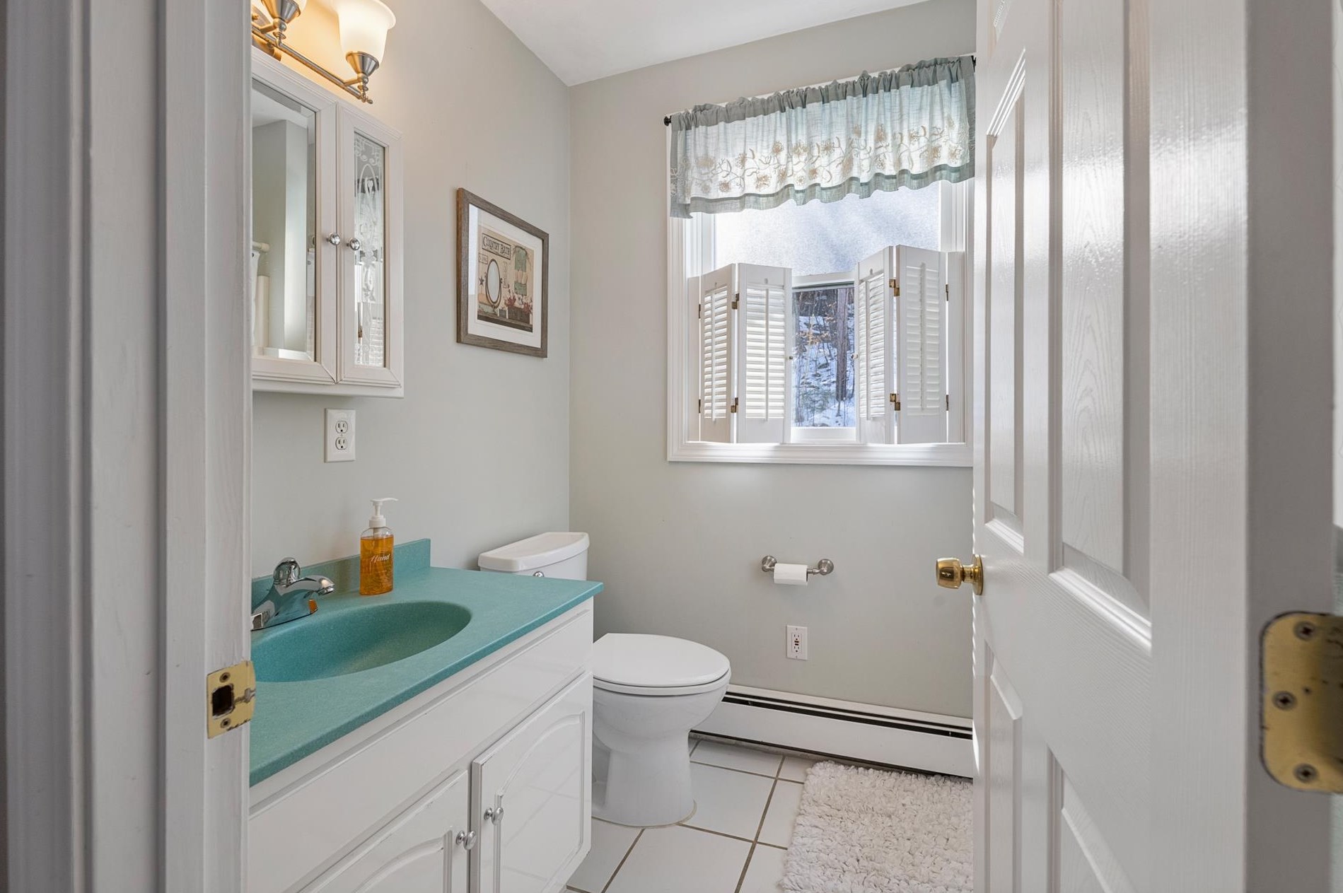 34 Hilltop Dr, Newbury NH 03255-5612 exterior