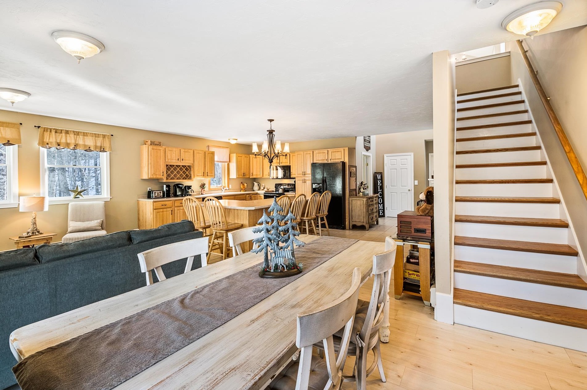 34 Hilltop Dr, Newbury NH 03255-5612 exterior