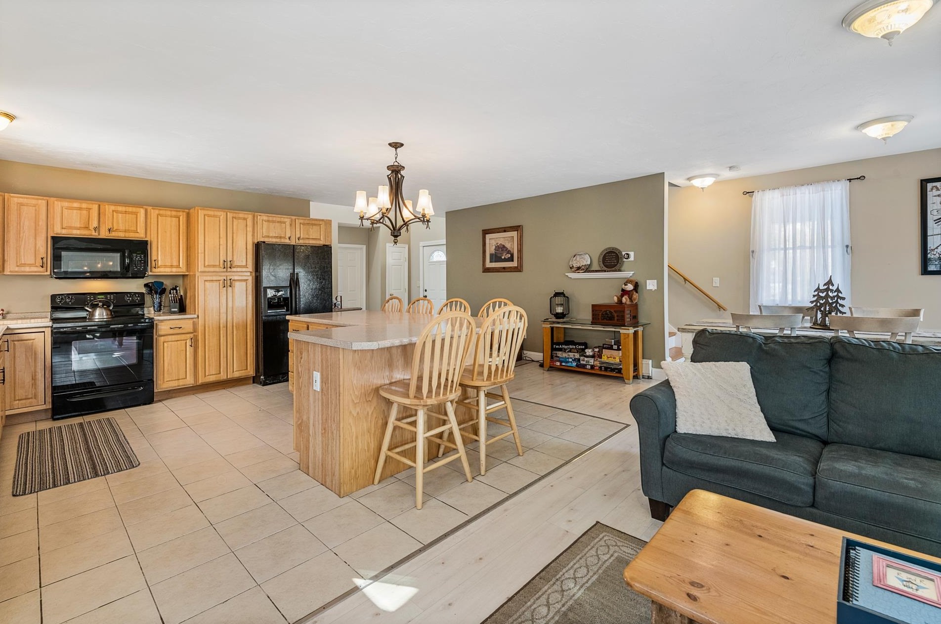 34 Hilltop Dr, Newbury NH 03255-5612 exterior