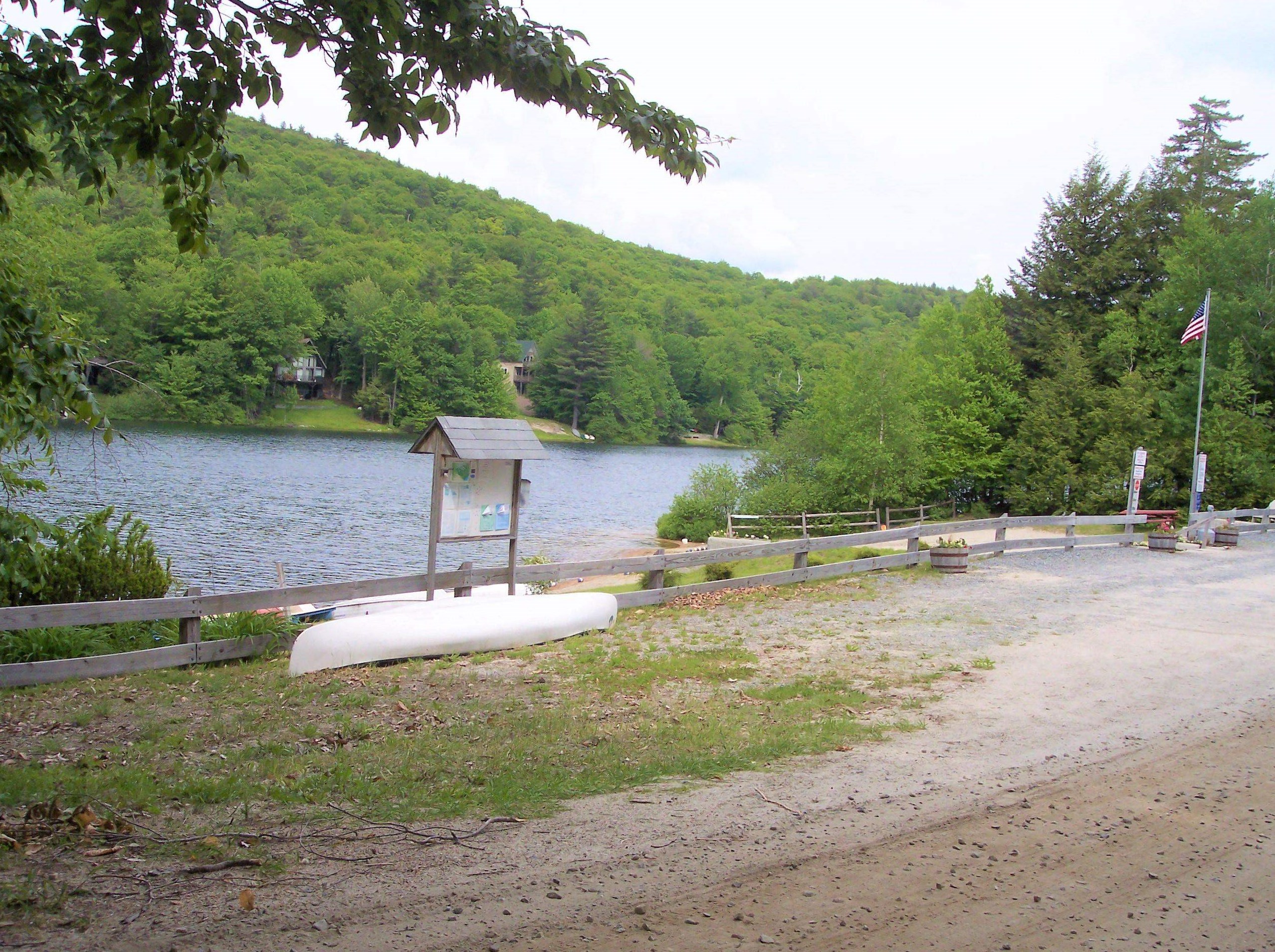 34 Hilltop Dr, Newbury NH 03255-5612 exterior