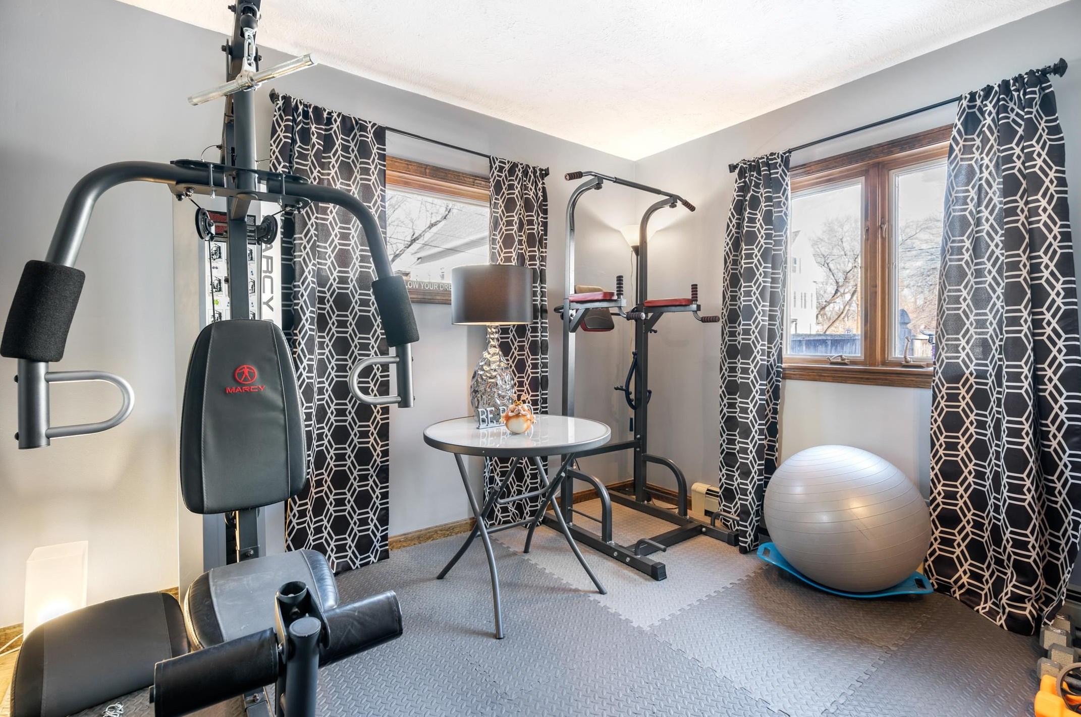 5 Colby St, Manchester NH 03102-4831 exterior