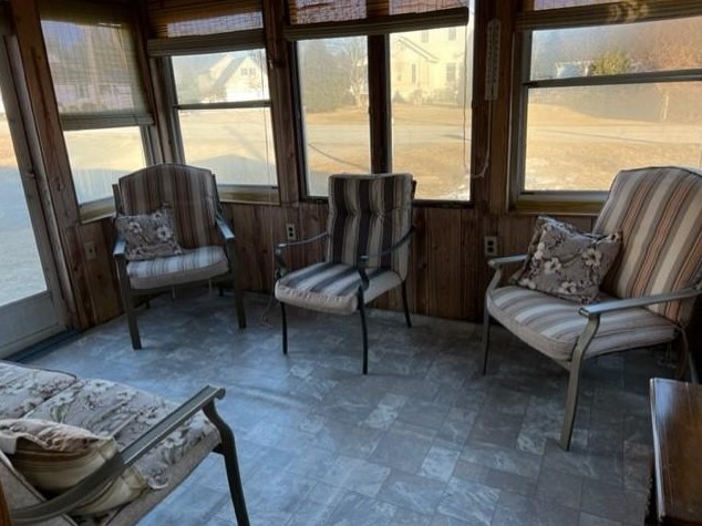 80 Farm Ln, Seabrook NH 03874-4205 exterior