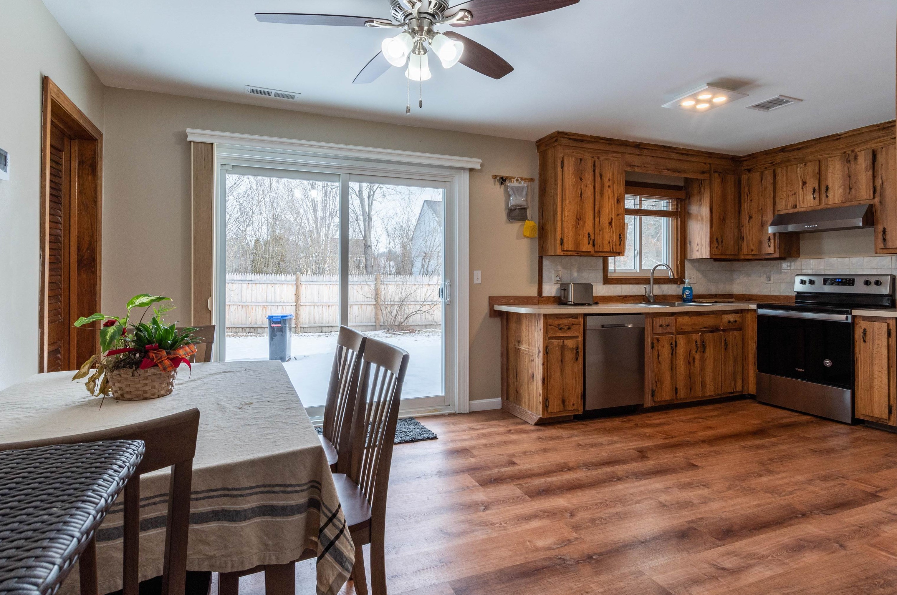 1 Nichols Ln, Merrimack NH  03054-2862 exterior