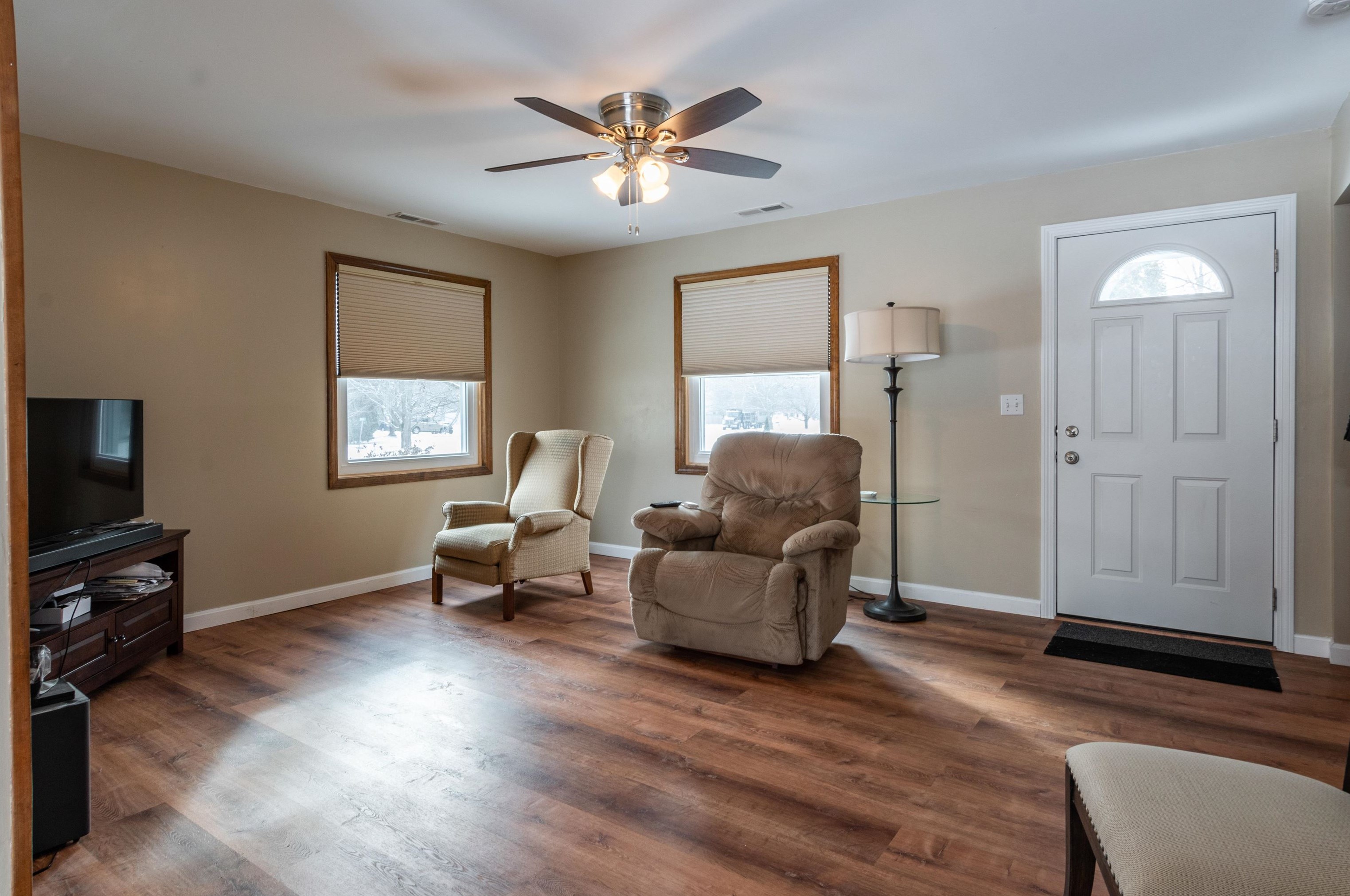 1 Nichols Ln, Merrimack NH  03054-2862 exterior