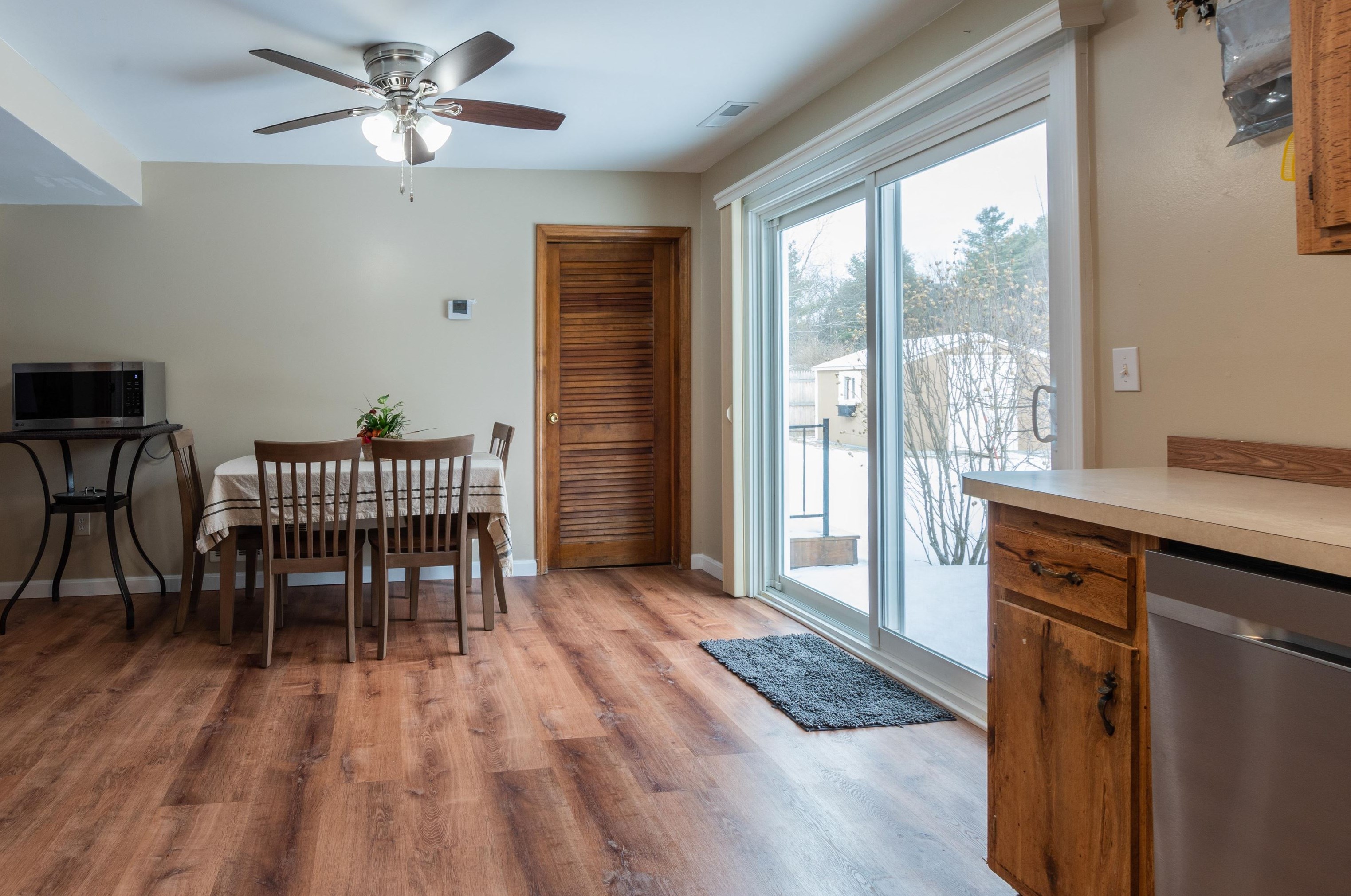 1 Nichols Ln, Merrimack NH  03054-2862 exterior