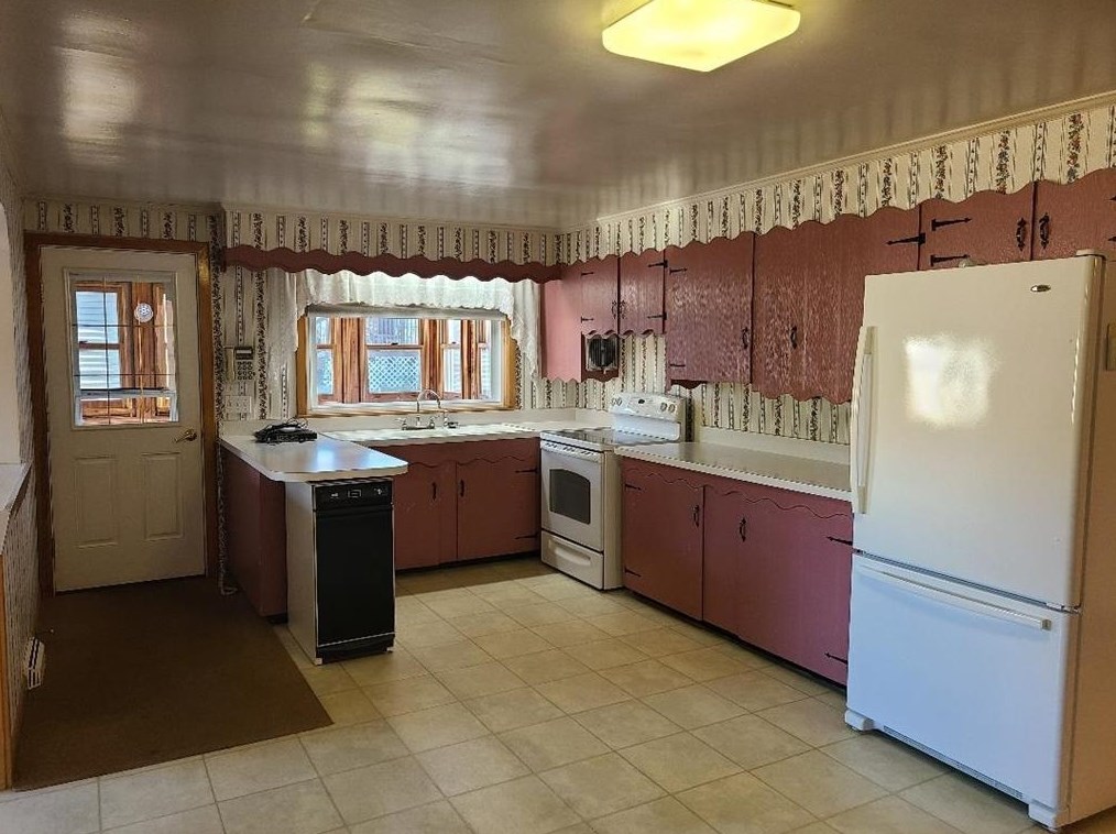 4 Verdun St, Berlin NH  03570-3330 exterior