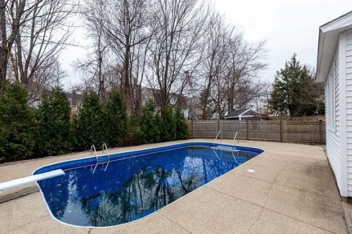 74 Fremont St, Manchester NH 03103-2920 exterior