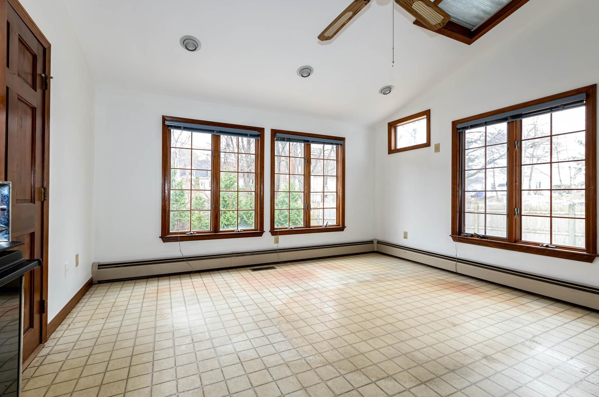 74 Fremont St, Manchester NH 03103-2920 exterior