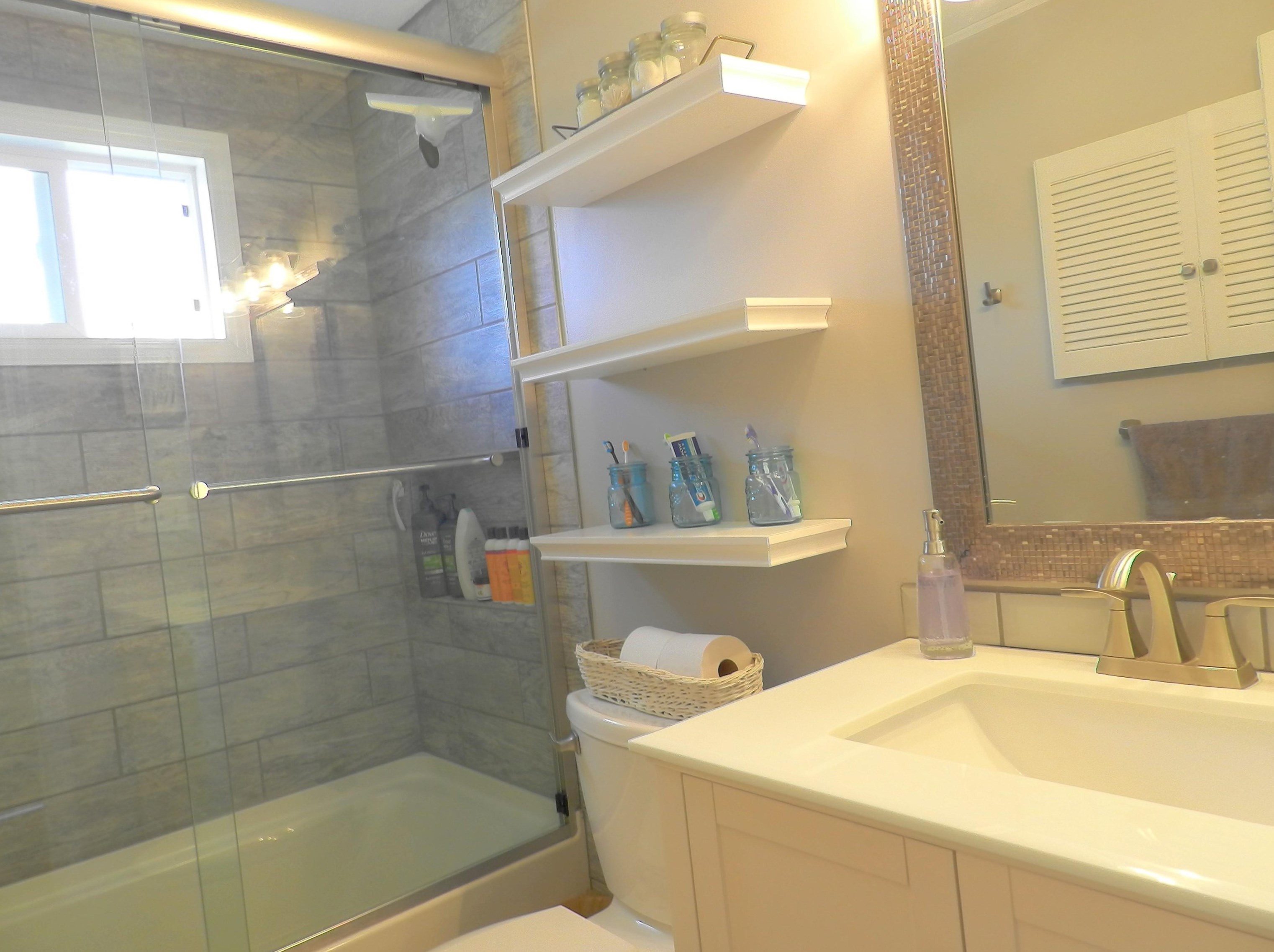 2 Heather St, Manchester NH 03104-2042 exterior