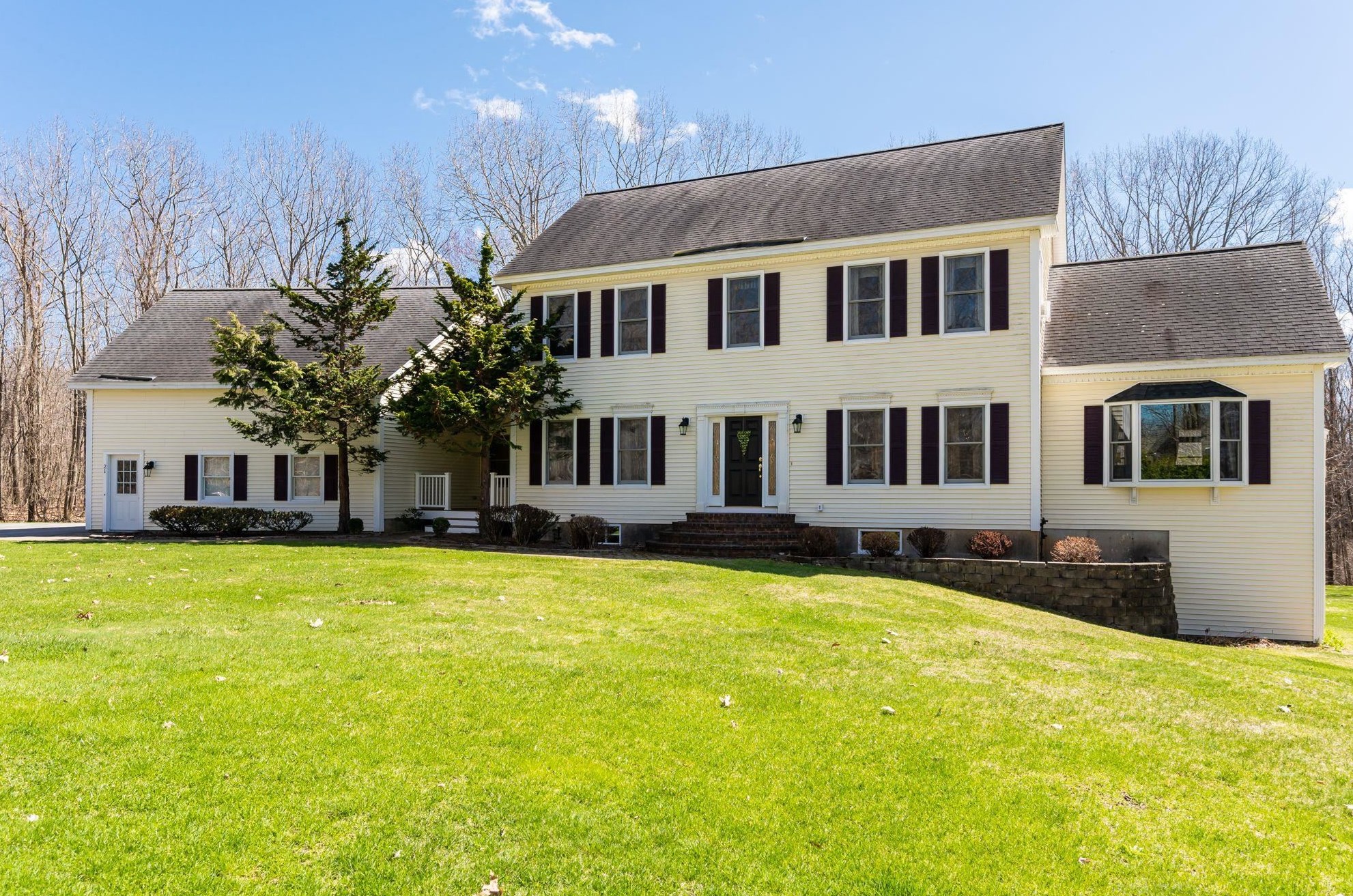 21 Pope Rd, Atkinson NH  03811-5103 exterior