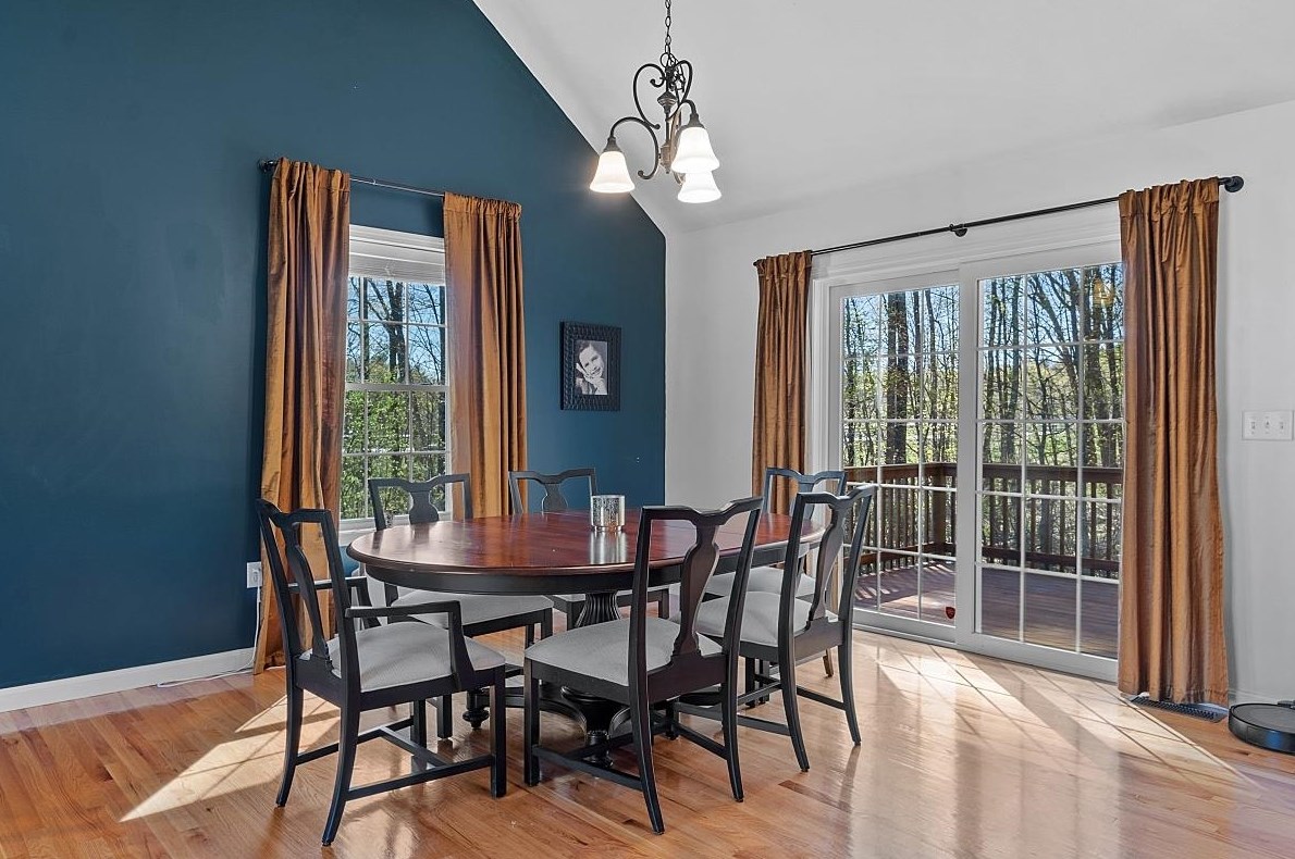 16 Johnson Rd, Windham NH  03087-2129 exterior