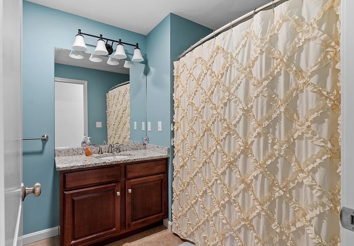 16 Johnson Rd, Windham NH  03087-2129 exterior