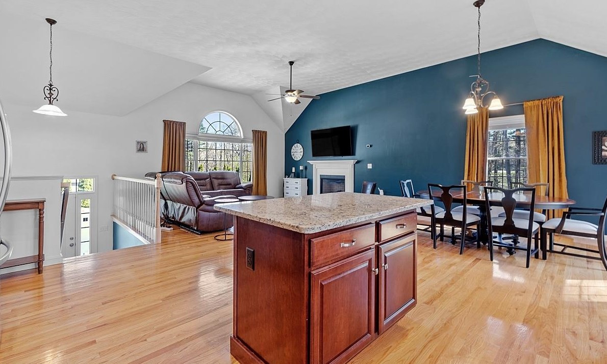 16 Johnson Rd, Windham NH  03087-2129 exterior