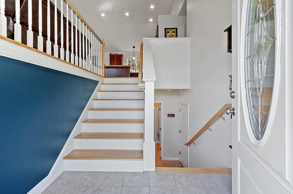 16 Johnson Rd, Windham NH  03087-2122 exterior