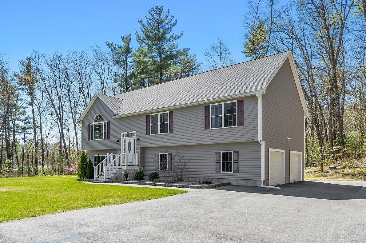 16 Johnson Rd, Windham NH  03087-2129 exterior