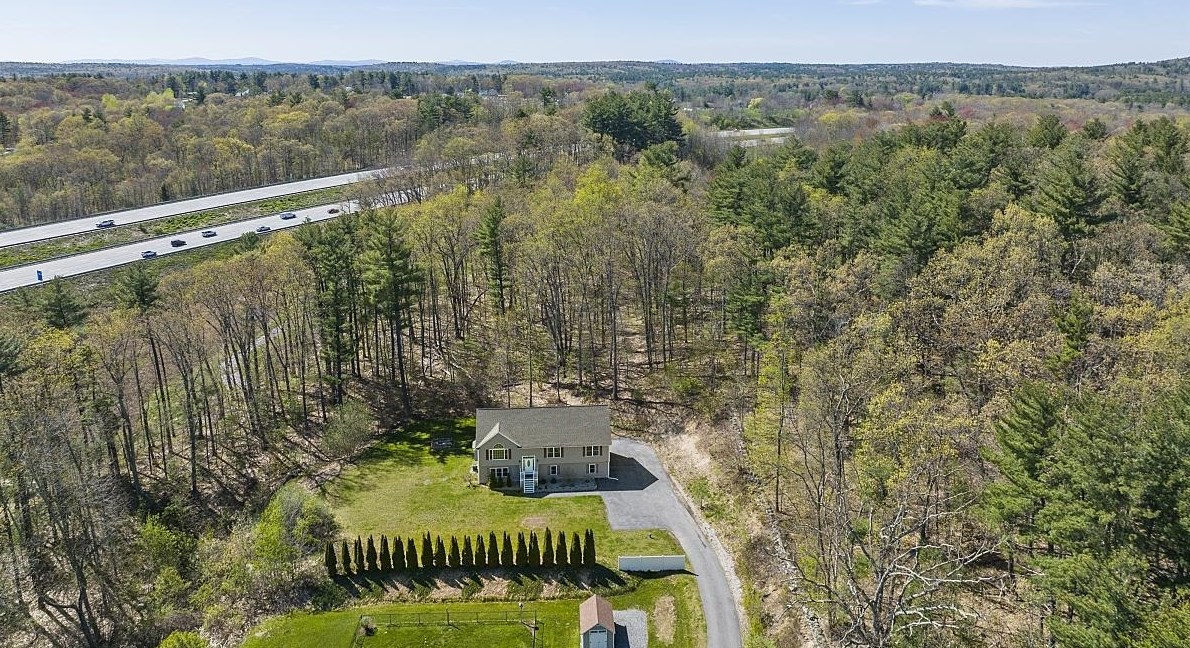 16 Johnson Rd, Windham NH  03087-2129 exterior