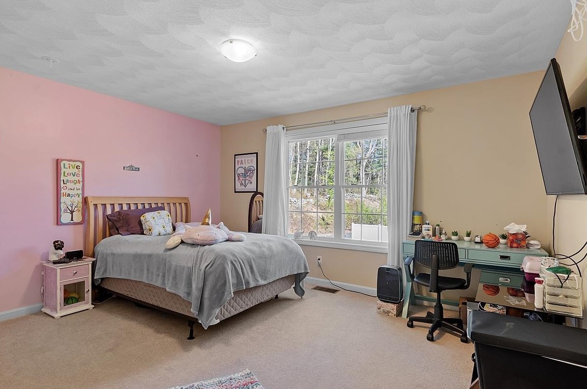 16 Johnson Rd, Windham NH  03087-2129 exterior