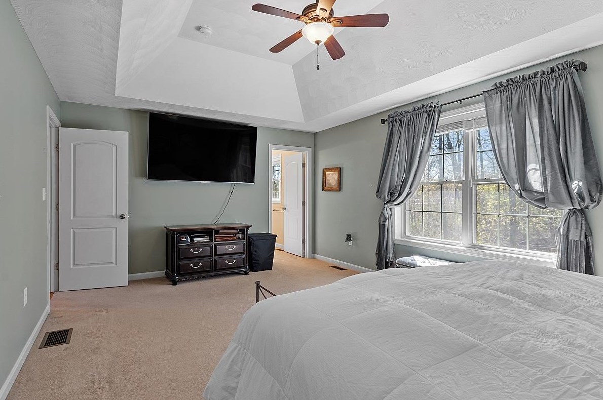 16 Johnson Rd, Windham NH  03087-2129 exterior