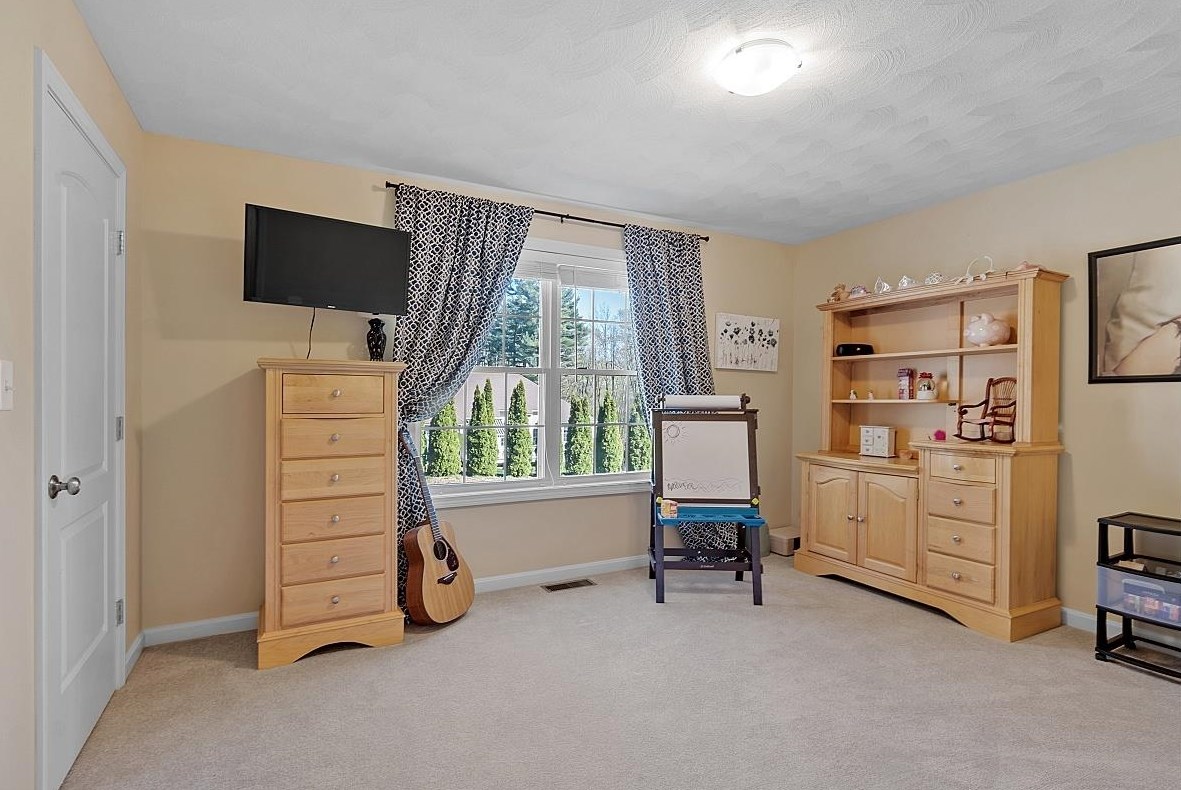 16 Johnson Rd, Windham NH  03087-2129 exterior