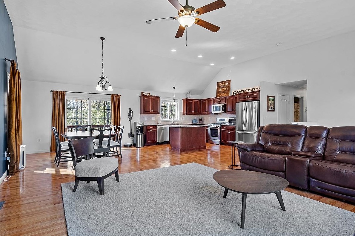 16 Johnson Rd, Windham NH  03087-2129 exterior