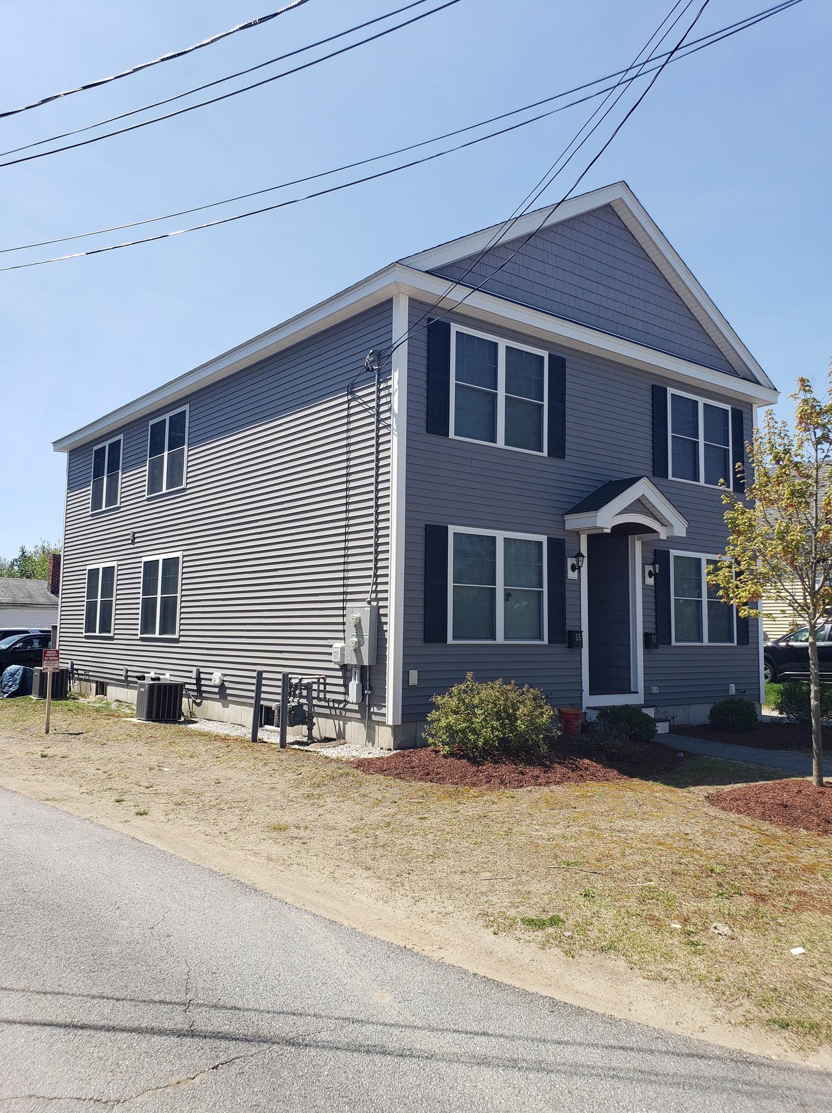 55 Plummer St, Manchester NH  03102-1209 exterior