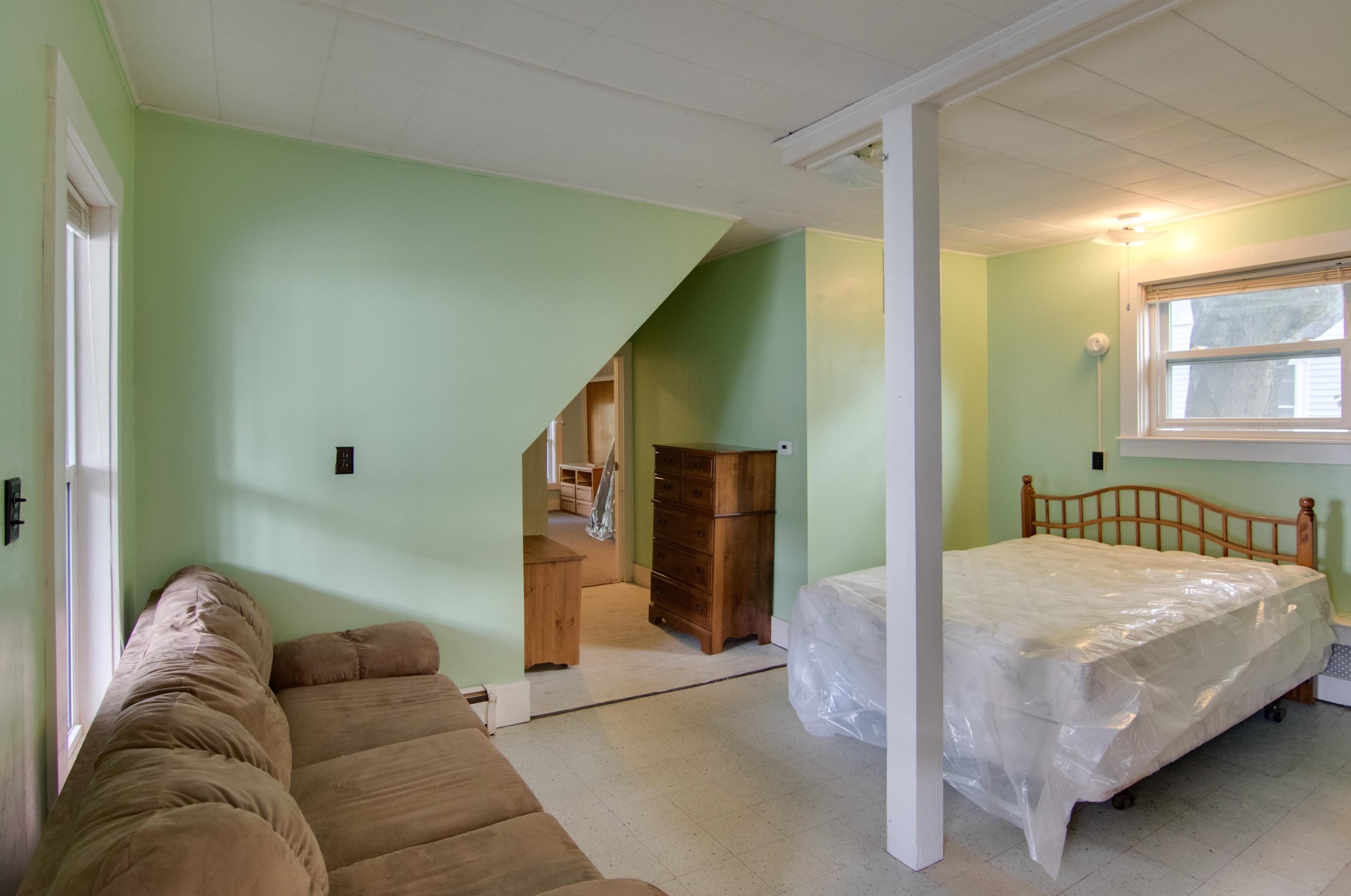 8 Winter St, Bridgewater NH 03264-1422 exterior