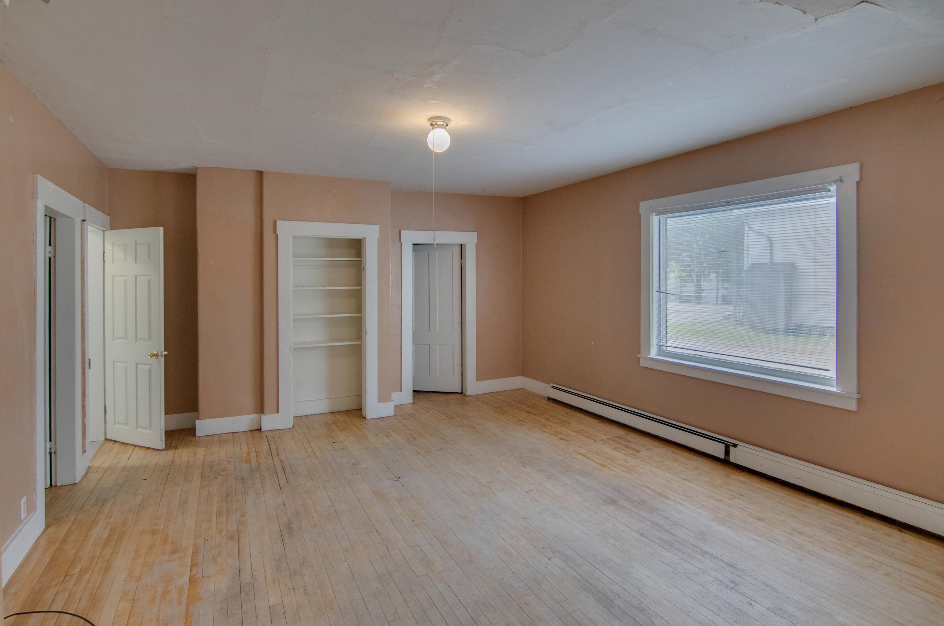 8 Winter St, Bridgewater NH 03264-1422 exterior