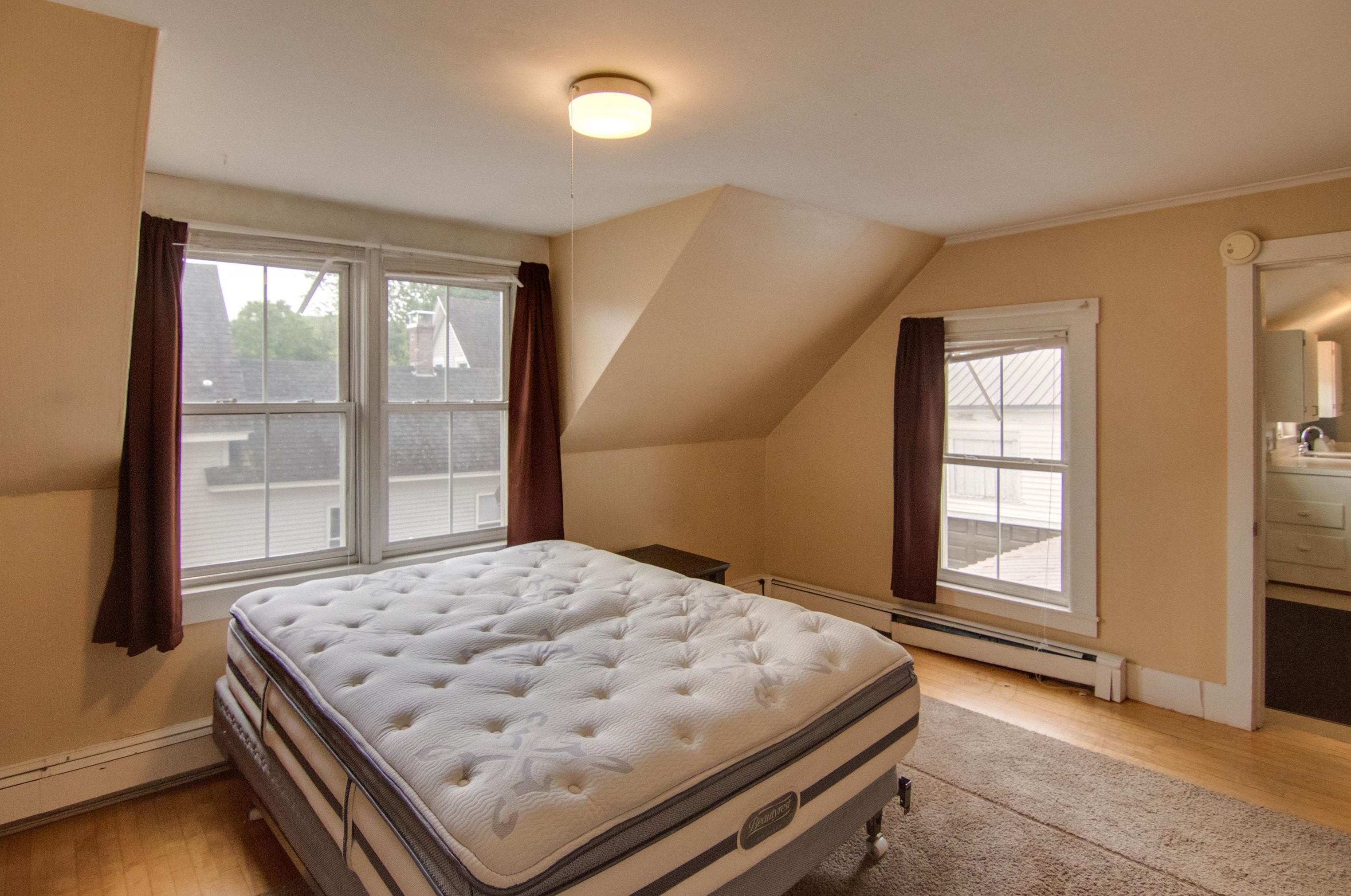 8 Winter St, Bridgewater NH 03264-1422 exterior